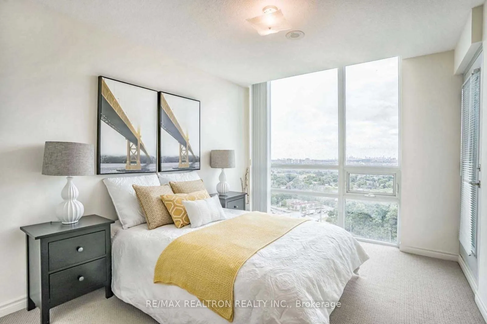 88 Grangeway Avenue, #2802