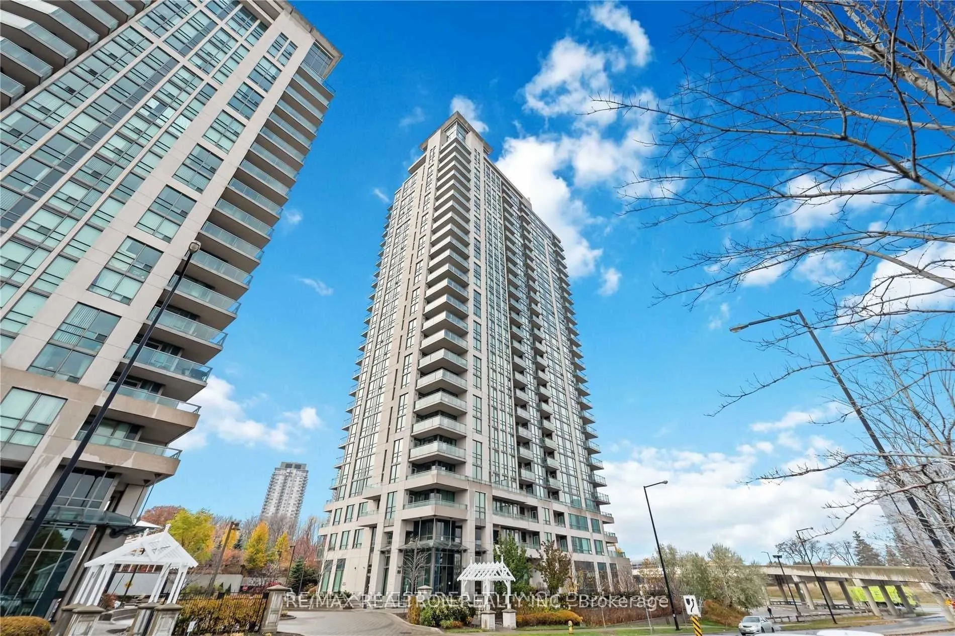 88 Grangeway Avenue, #2802