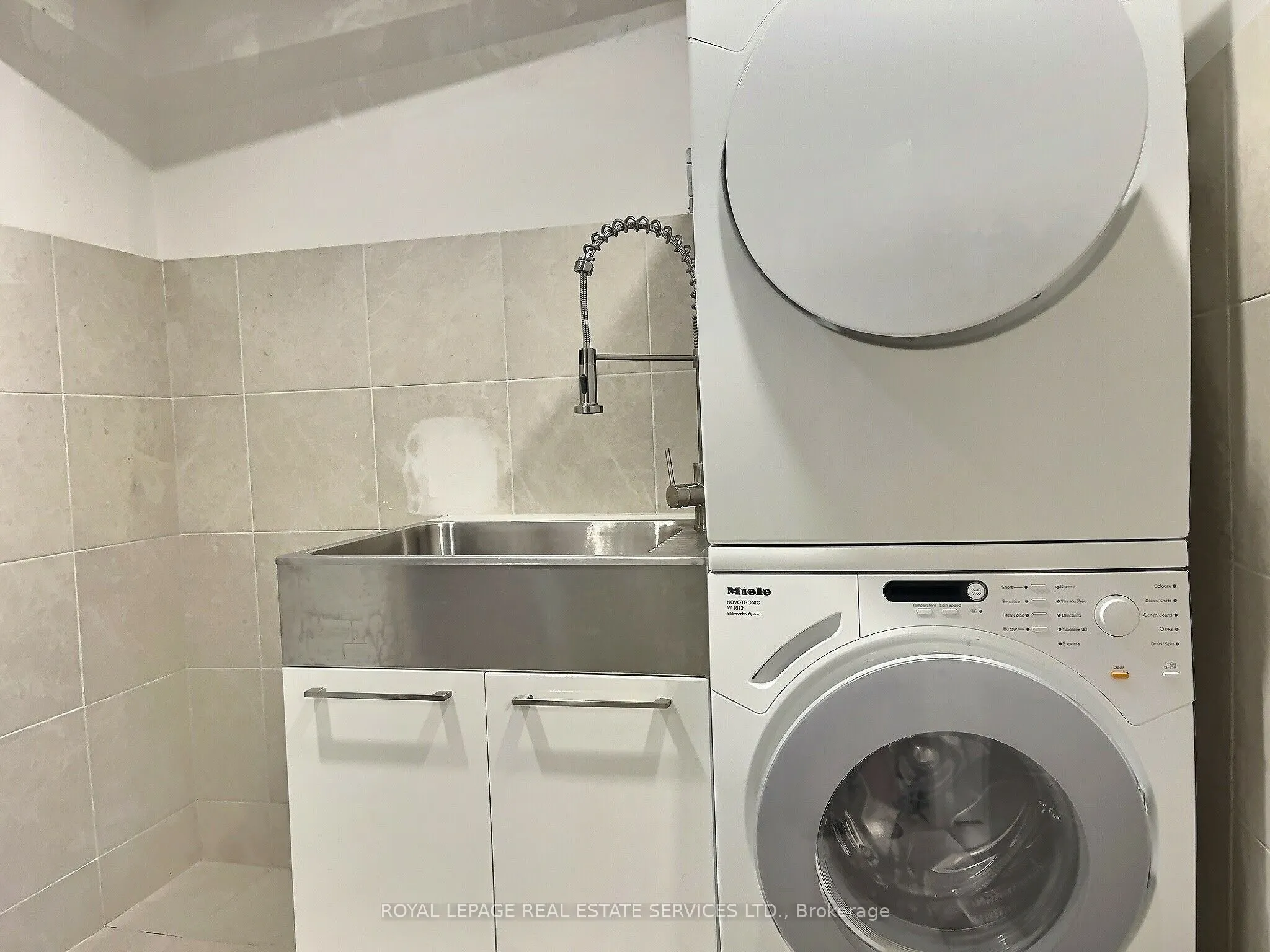 21 Christina Crescent