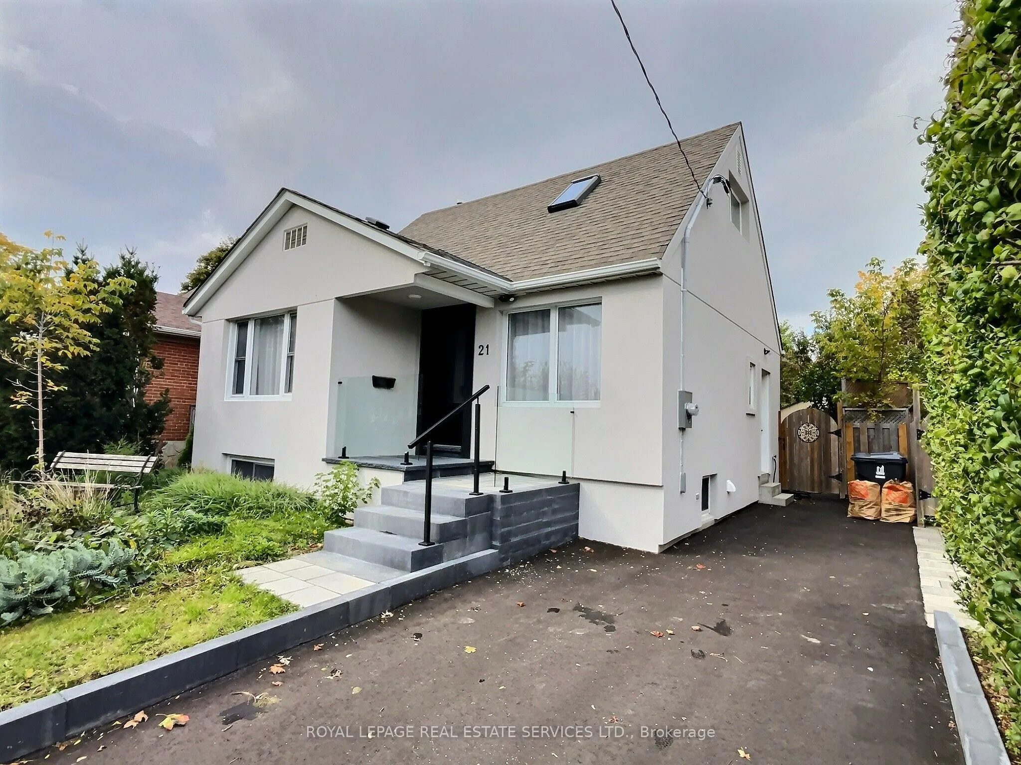 21 Christina Crescent