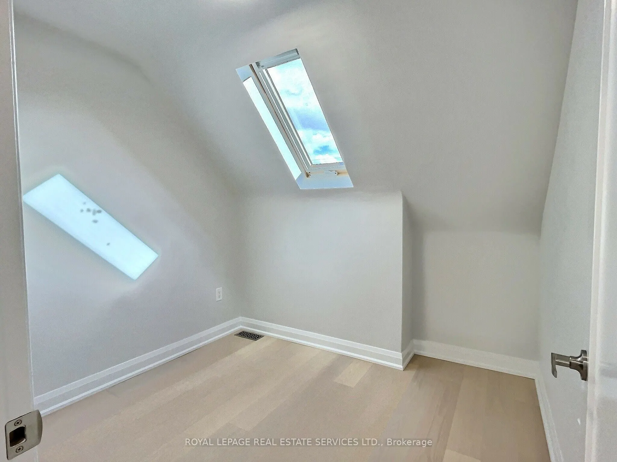 21 Christina Crescent