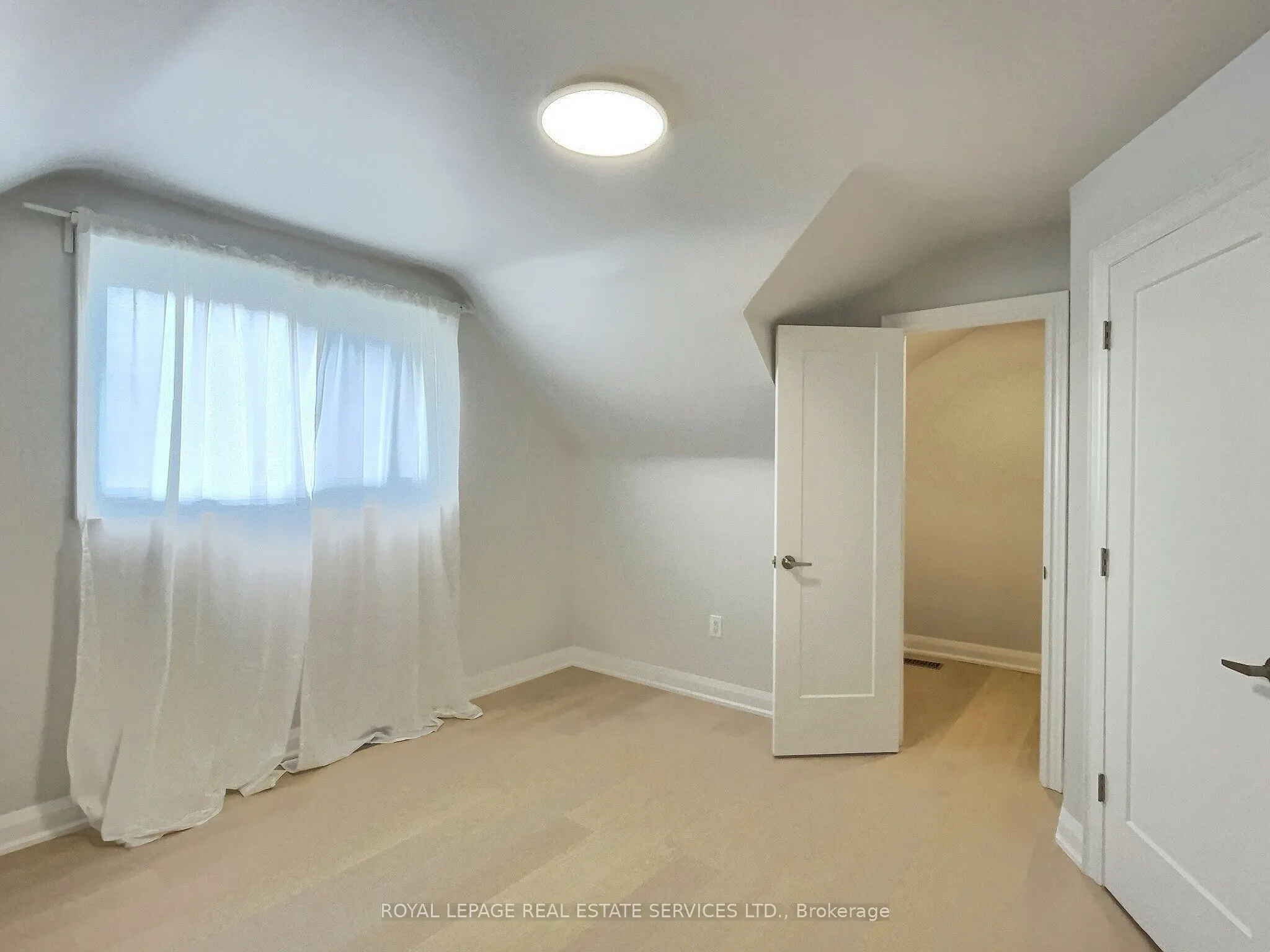 21 Christina Crescent