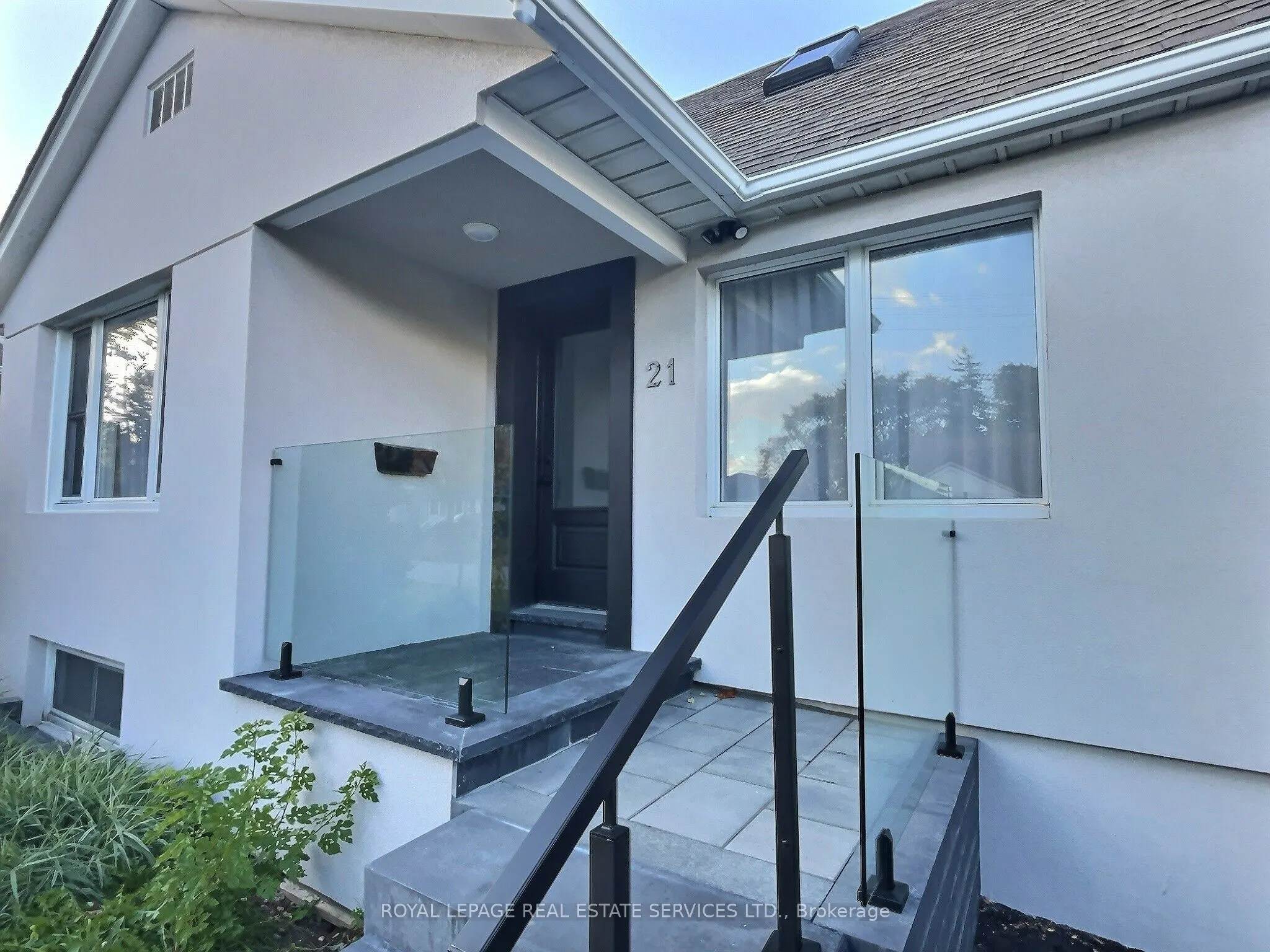 21 Christina Crescent