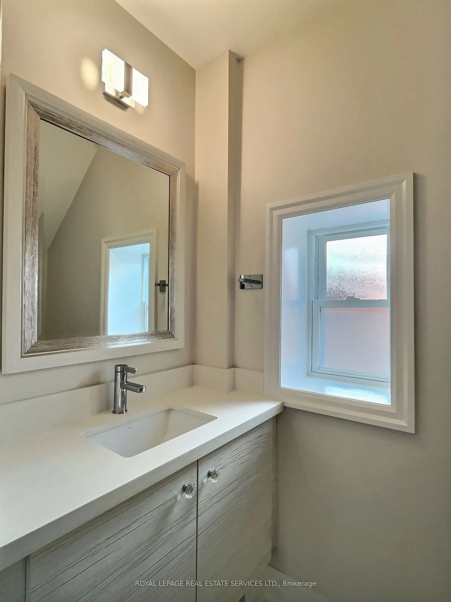 21 Christina Crescent