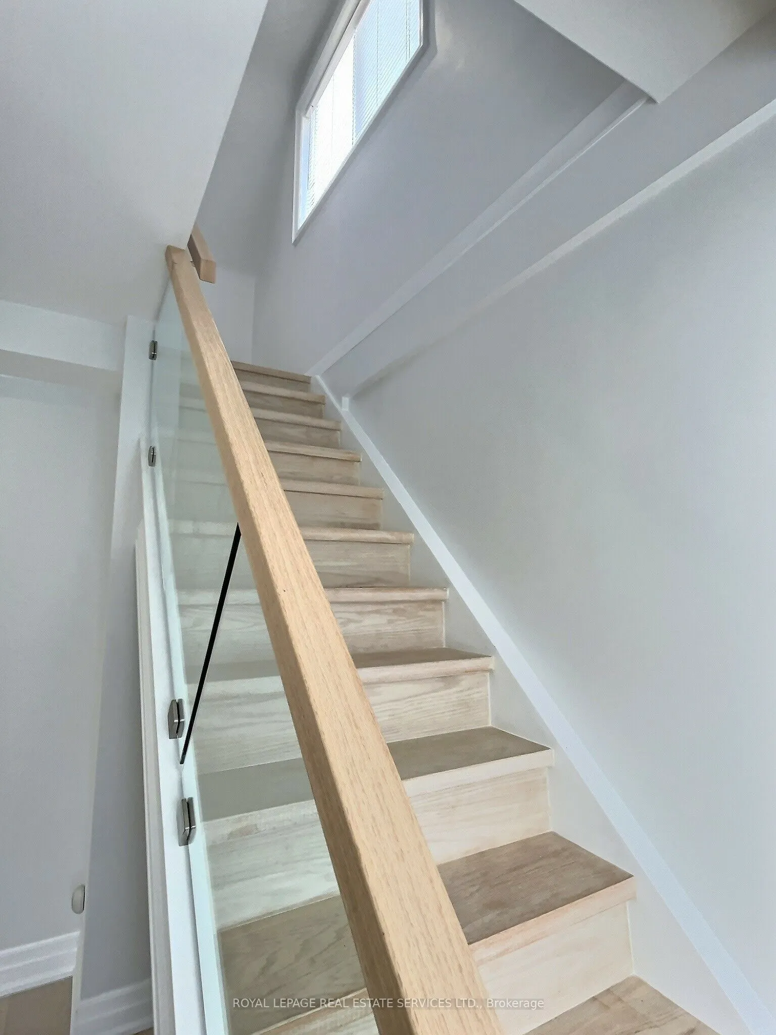 21 Christina Crescent