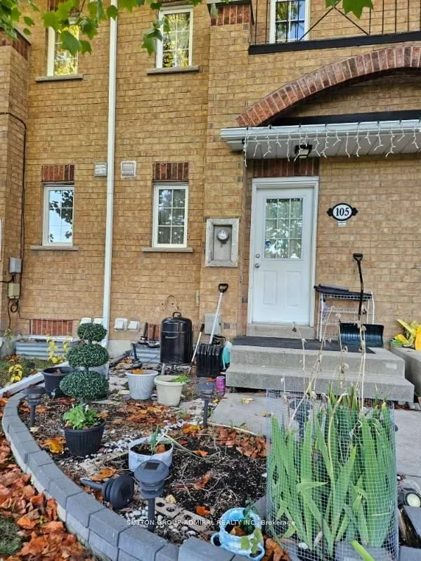 2 Hedge End Road, #105