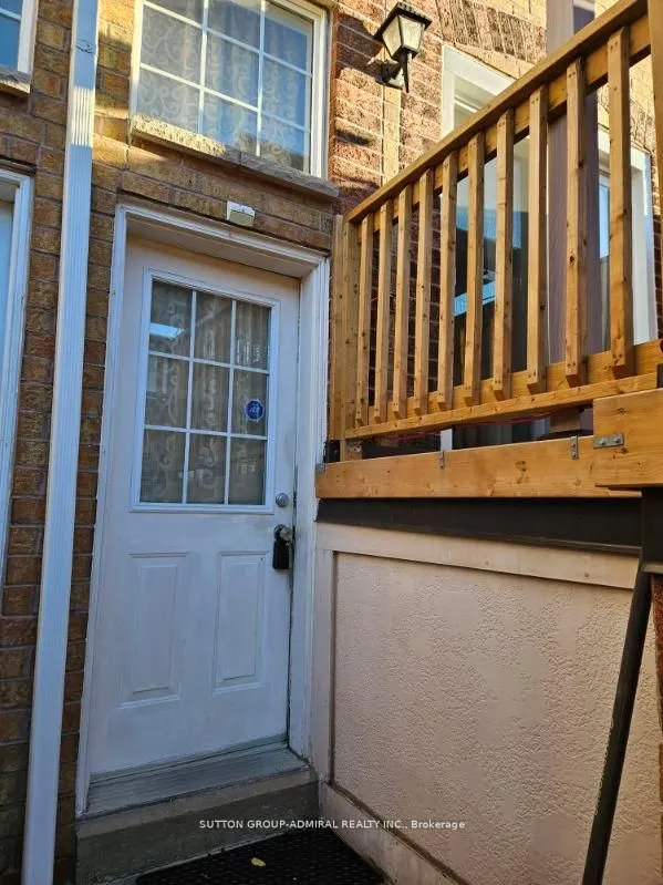 2 Hedge End Road, #105