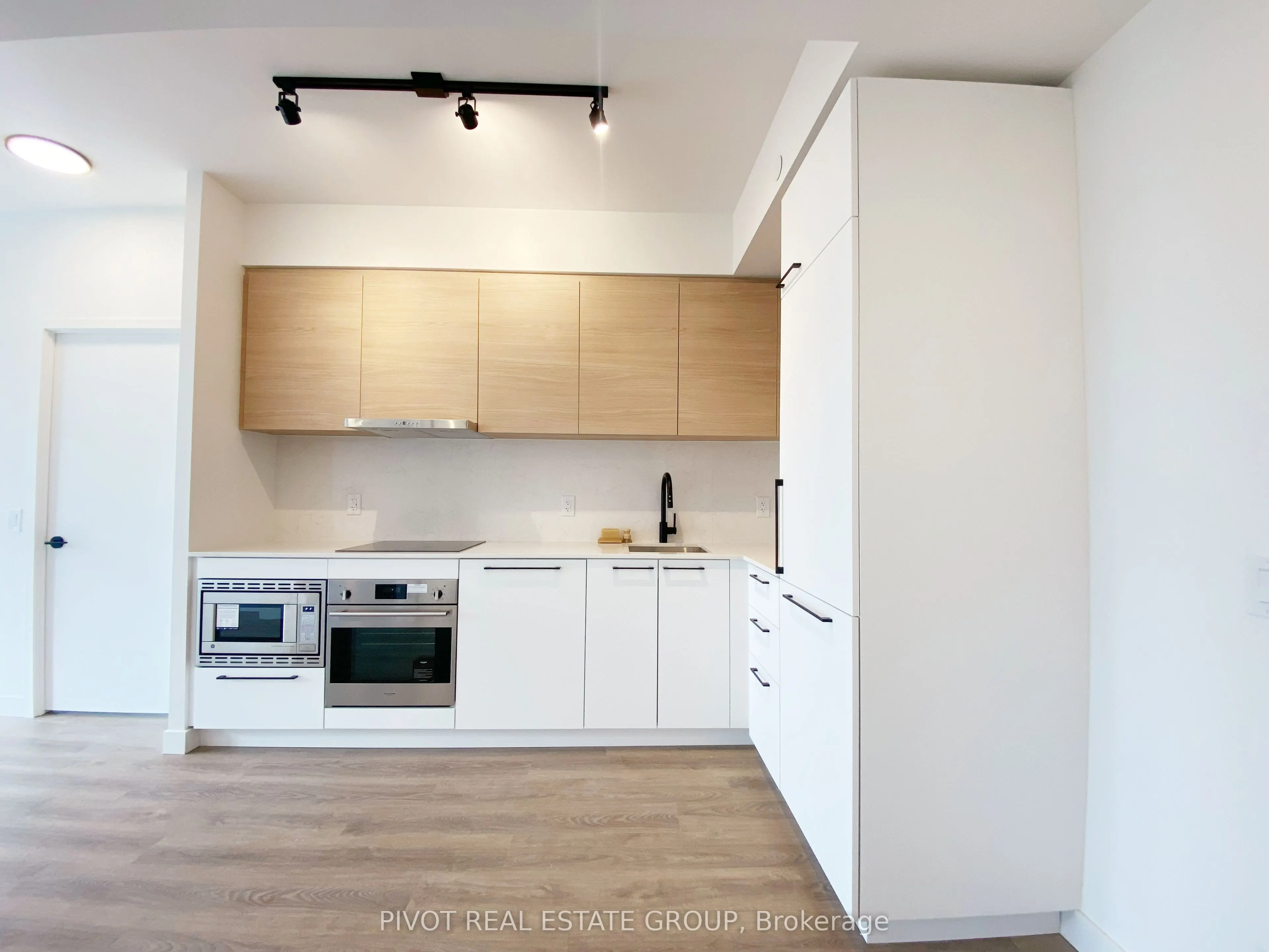 1050 Eastern Avenue, #911