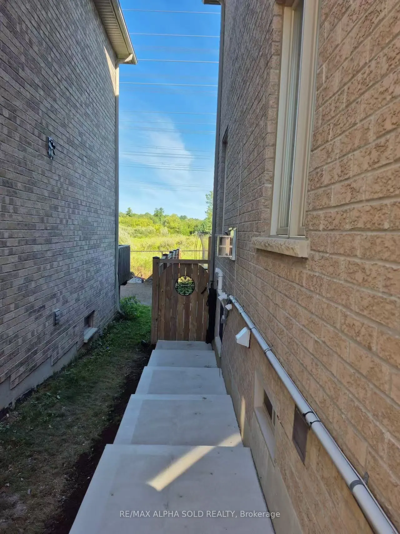 35 Stockell Crescent, #bsmt