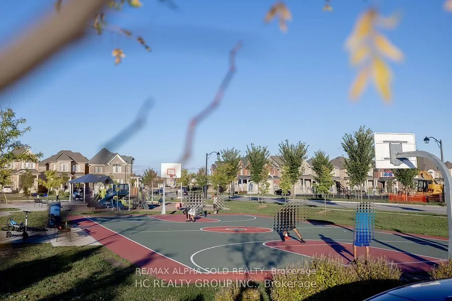 35 Stockell Crescent, #bsmt