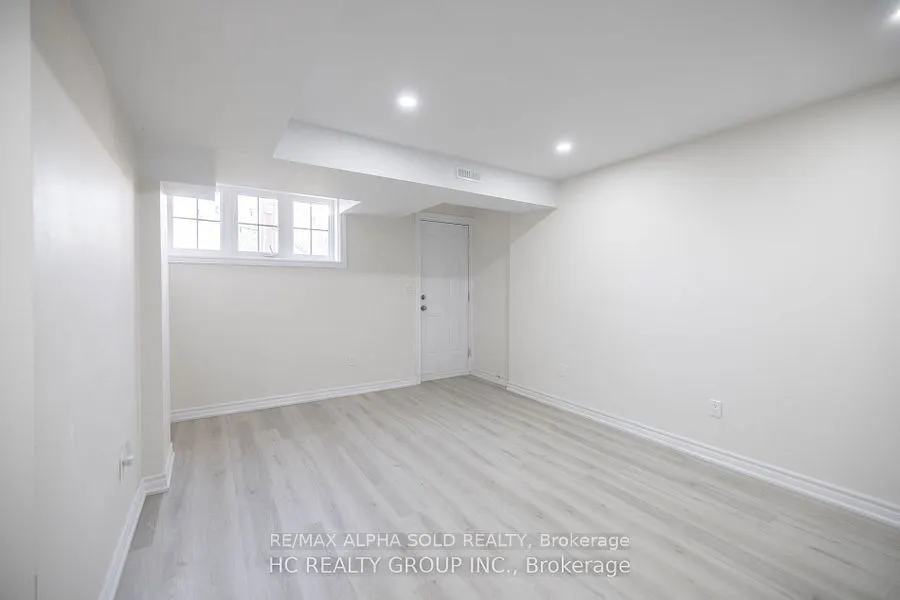 35 Stockell Crescent, #bsmt