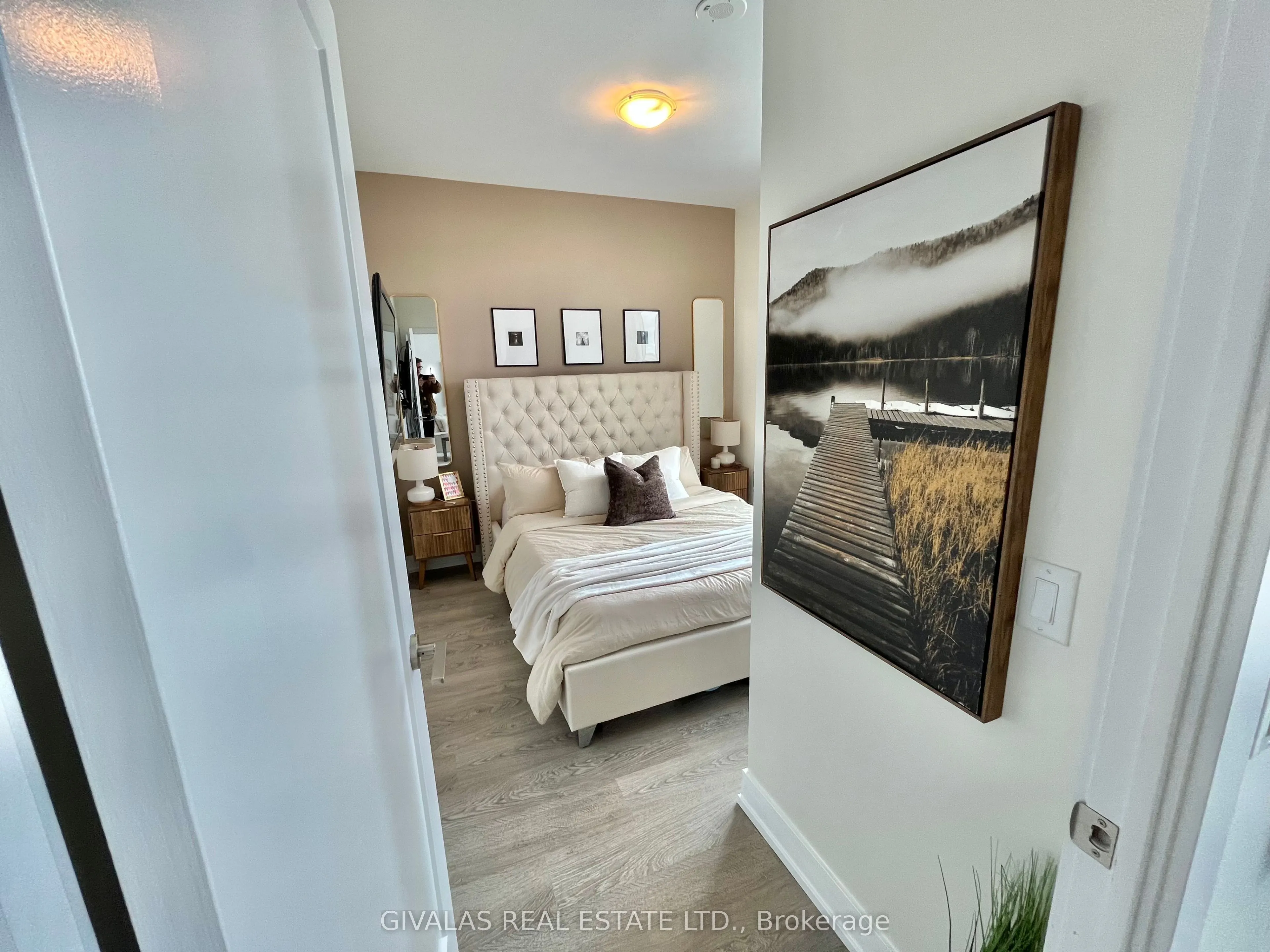 2550 Simcoe Street N, #Ph06