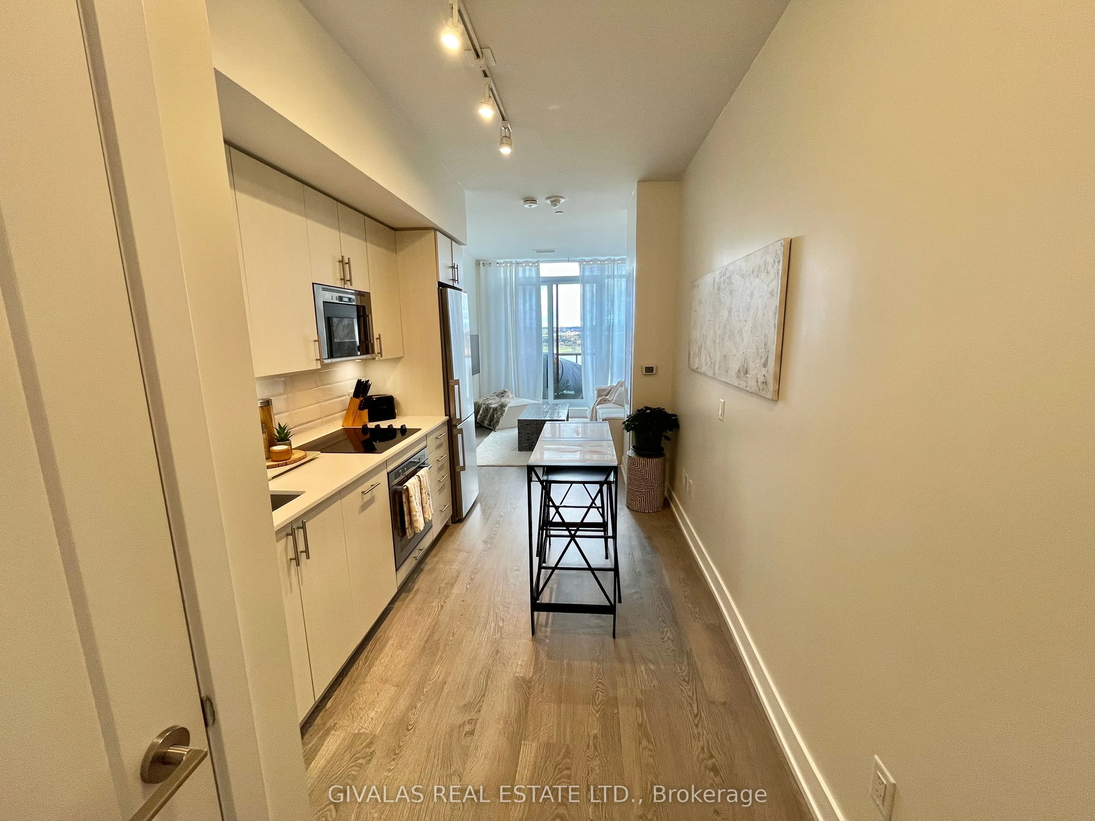 2550 Simcoe Street N, #Ph06