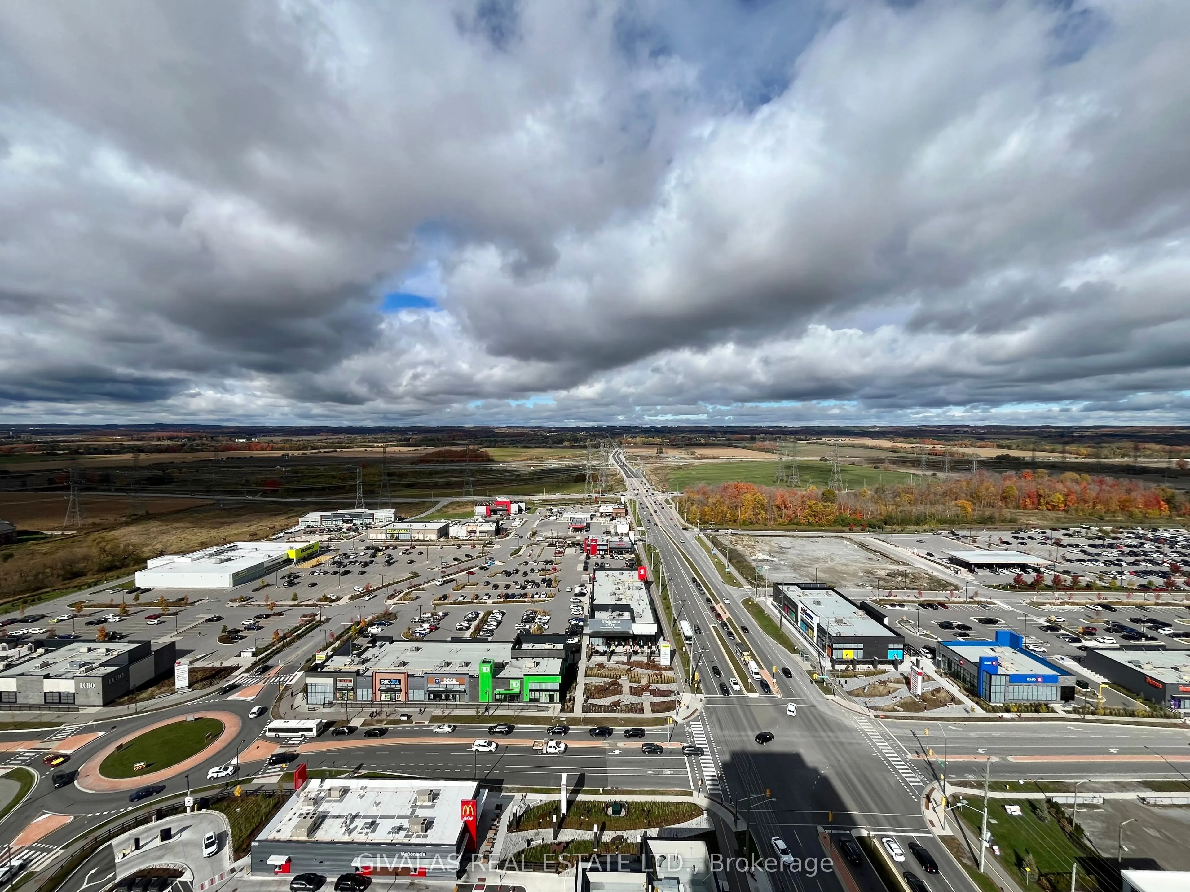 2550 Simcoe Street N, #Ph06