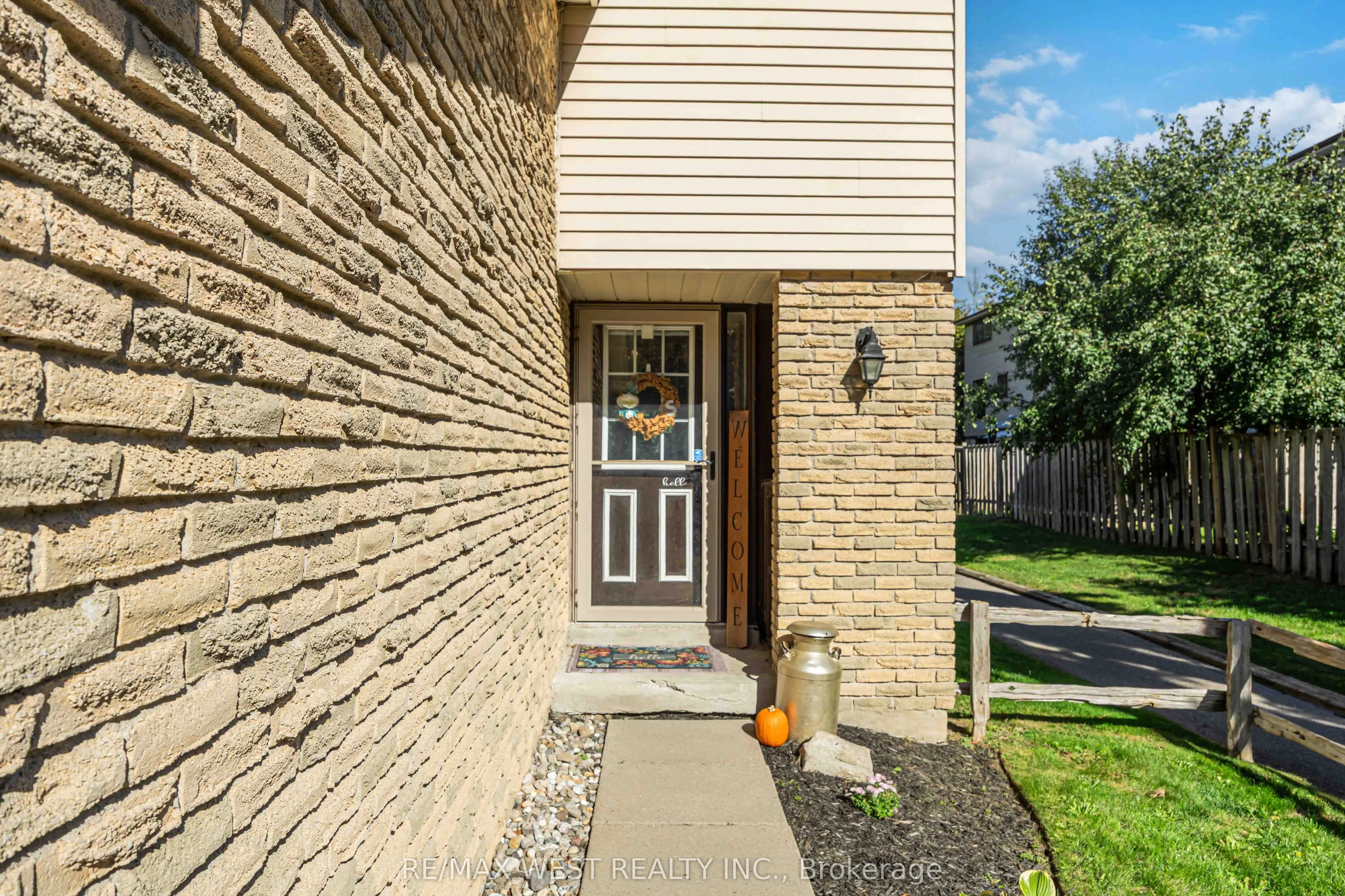 221 Ormond Drive, #E8