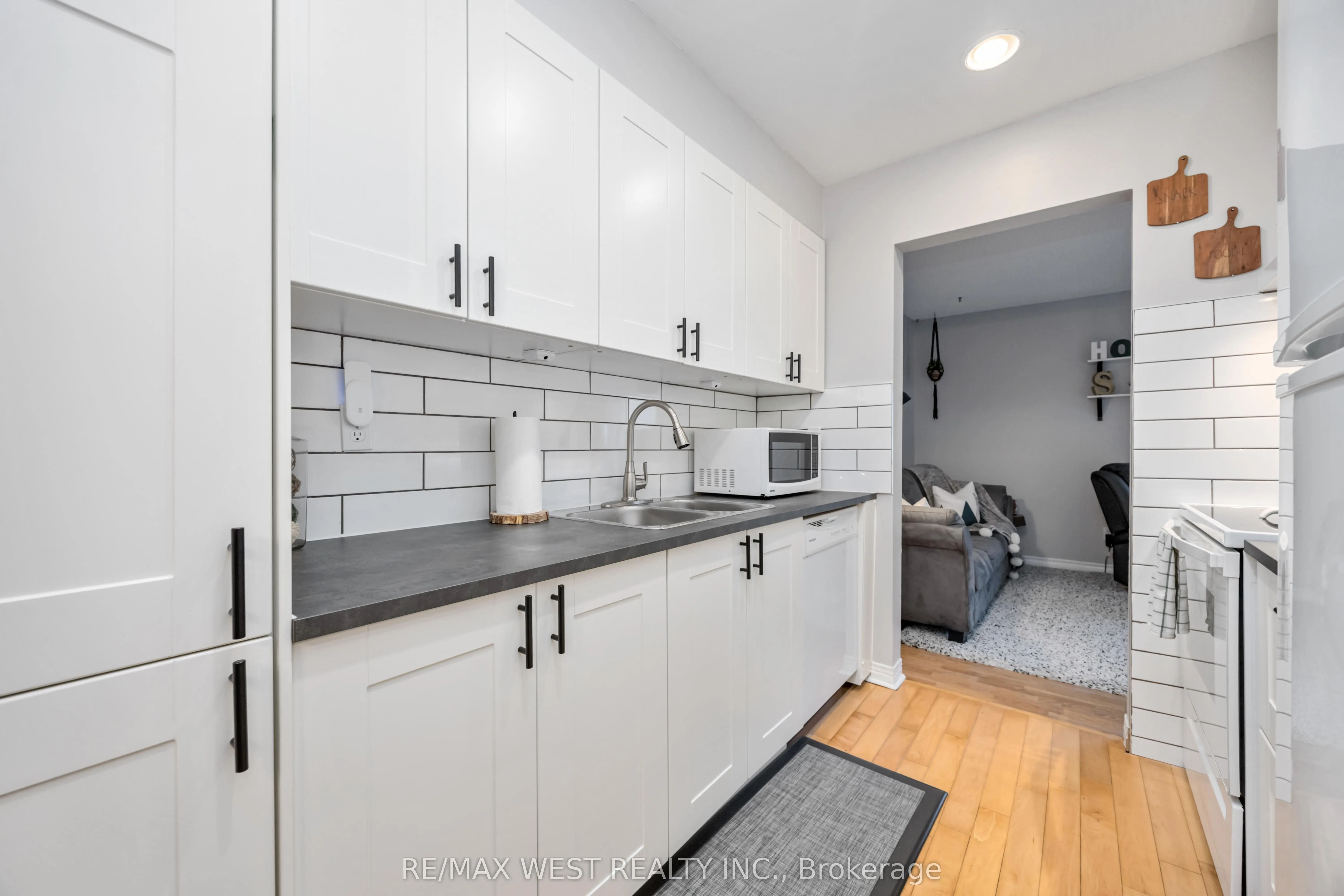 221 Ormond Drive, #E8