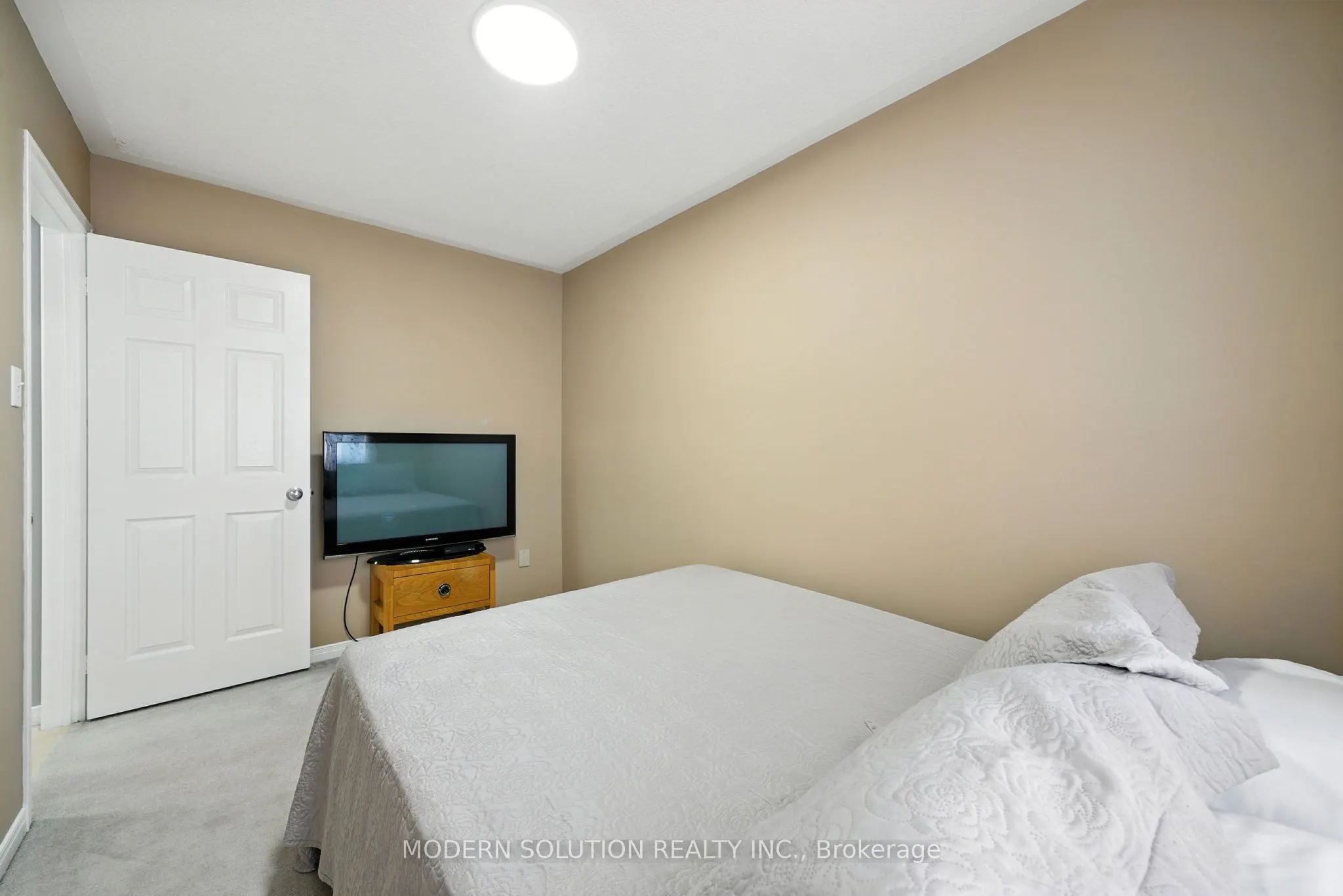 99 Creekwood Crescent