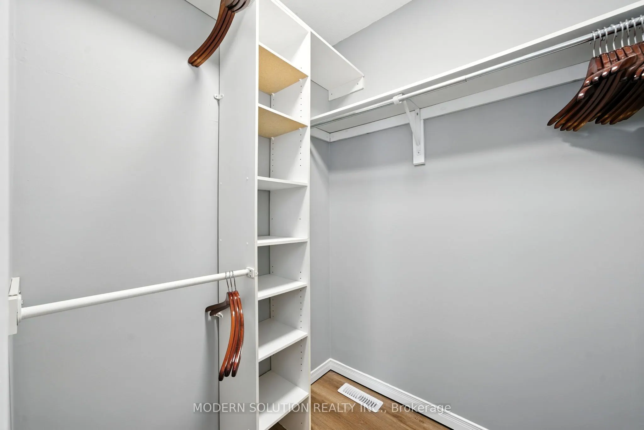 99 Creekwood Crescent