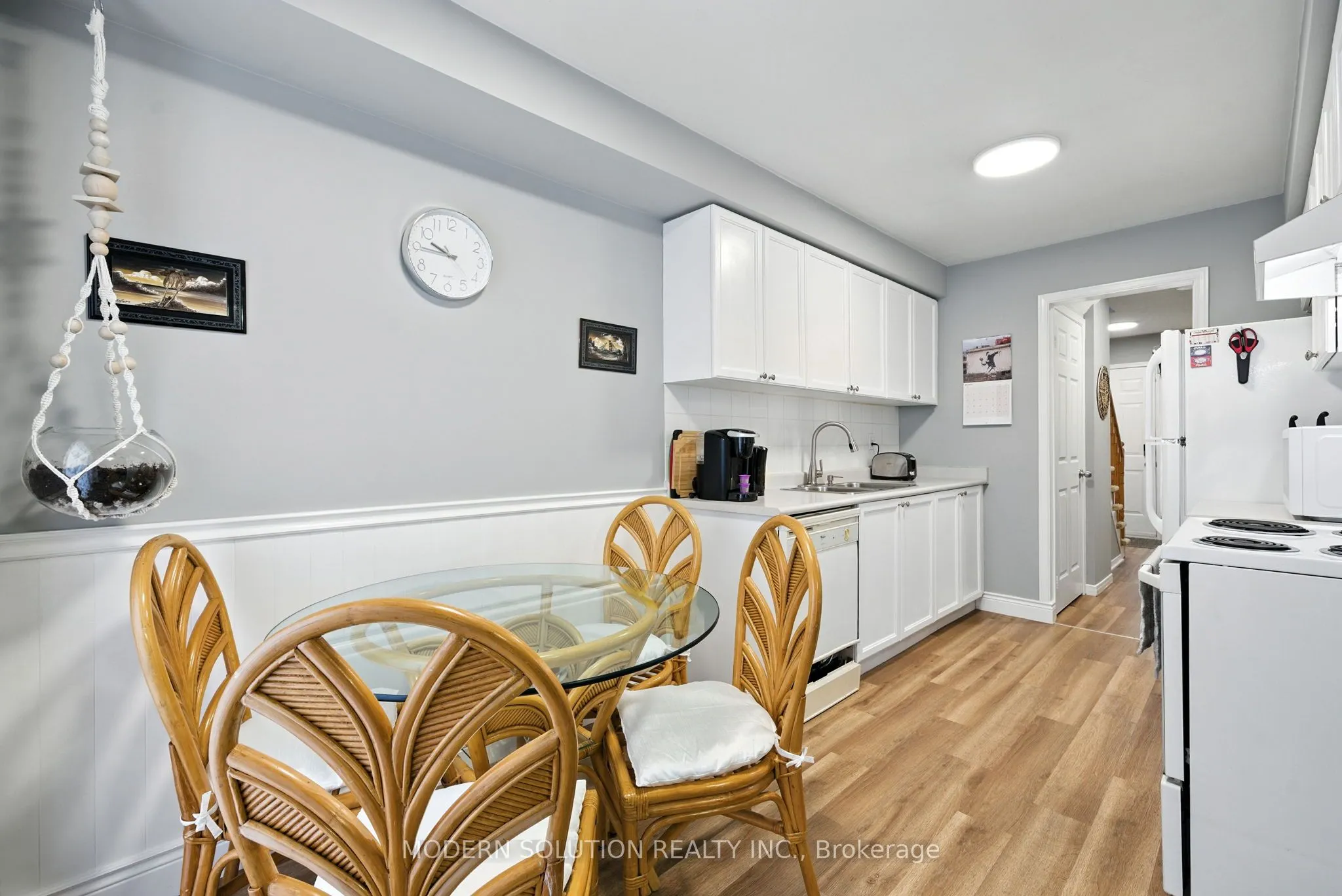 99 Creekwood Crescent