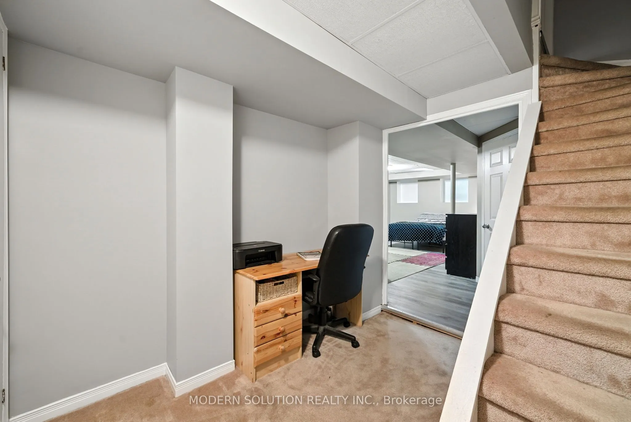 99 Creekwood Crescent