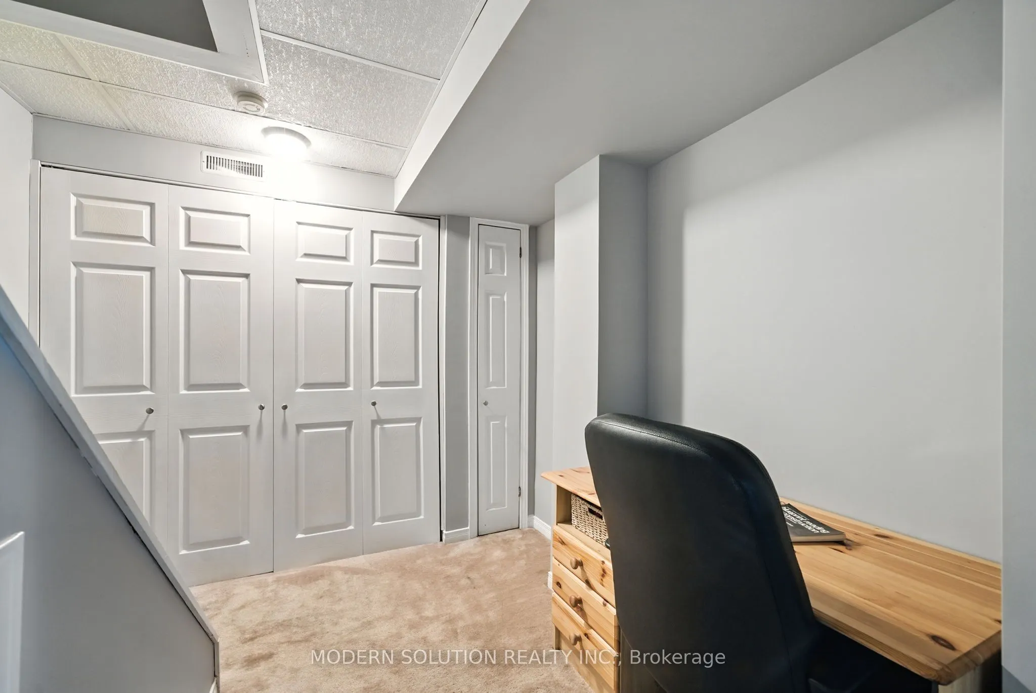 99 Creekwood Crescent