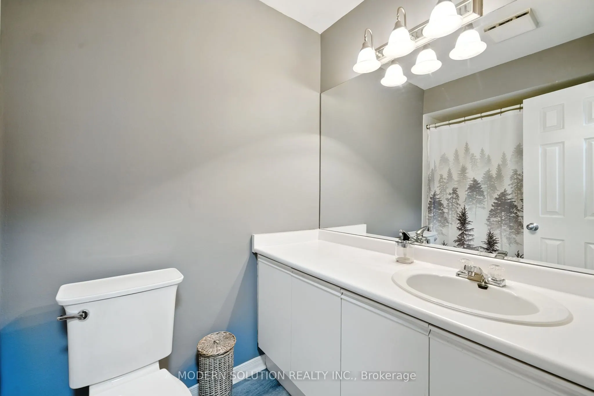 99 Creekwood Crescent