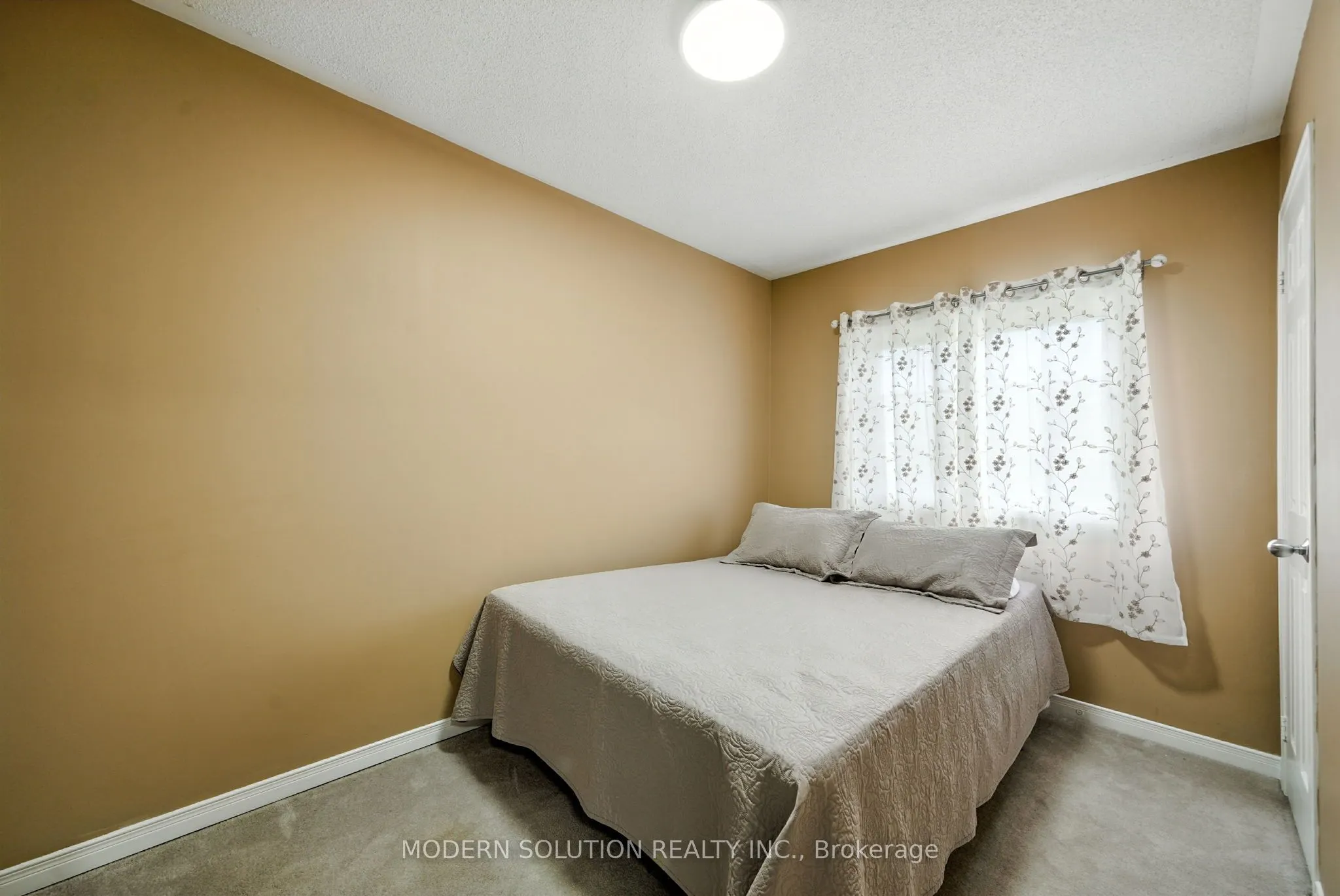 99 Creekwood Crescent