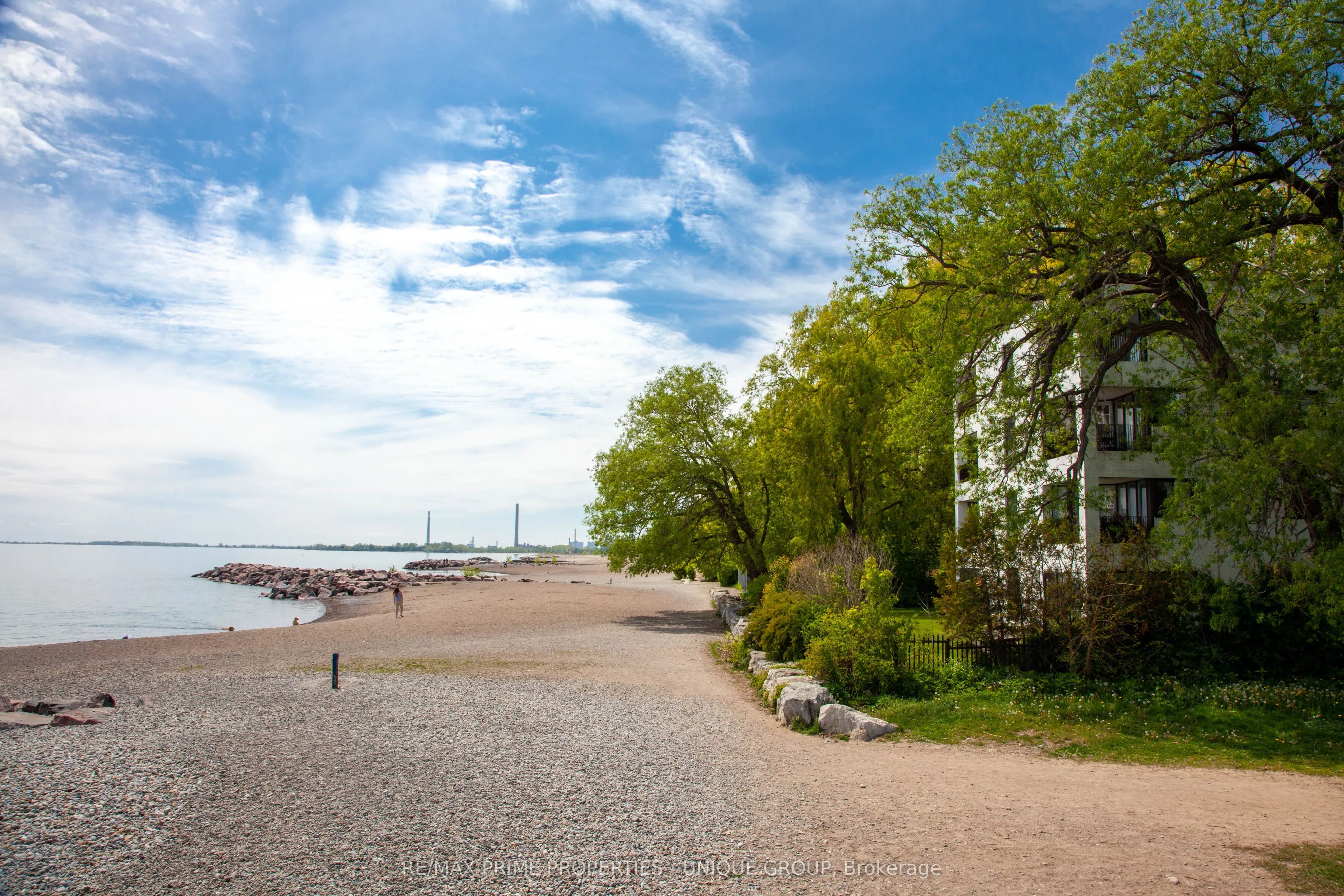 2338 Queen Street E, #Main