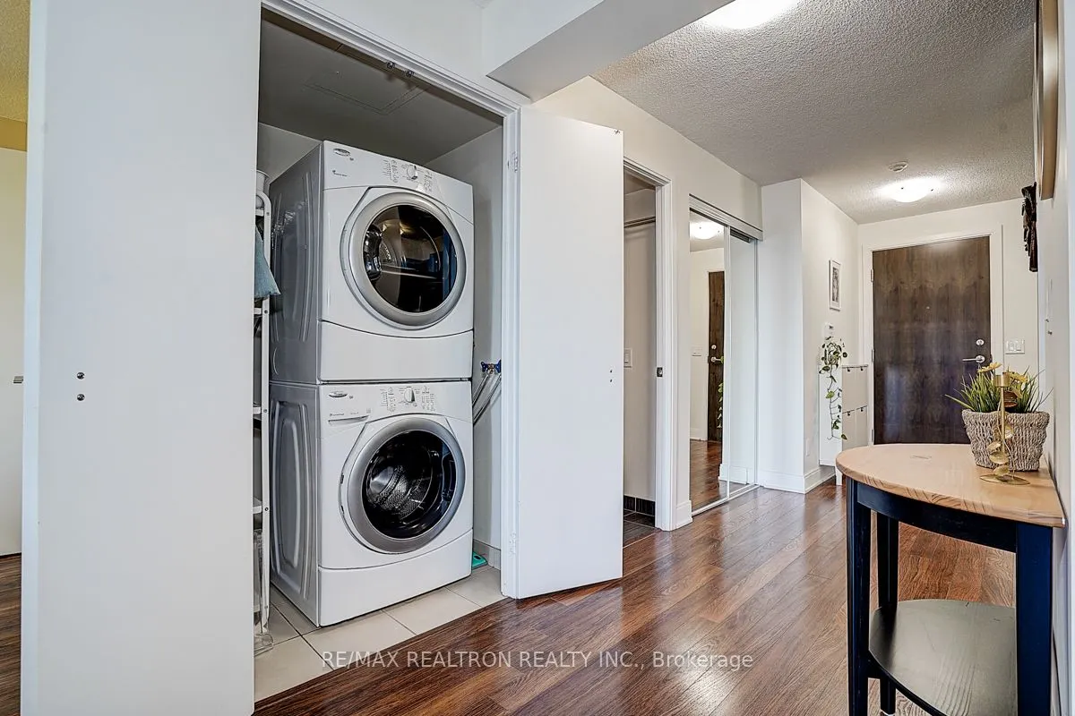 135 Village Green Square, #3220