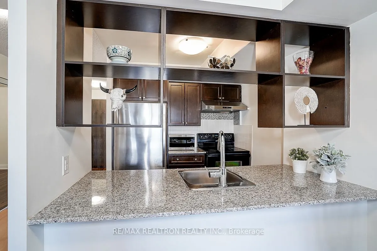 135 Village Green Square, #3220