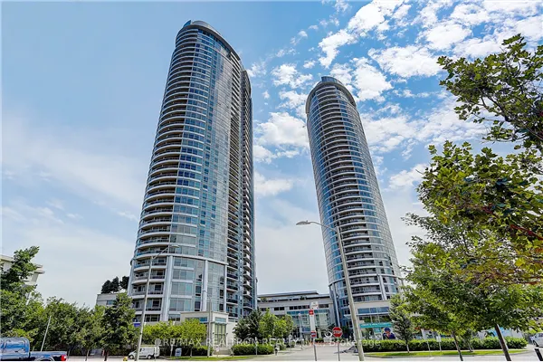 135 Village Green Square, #3220