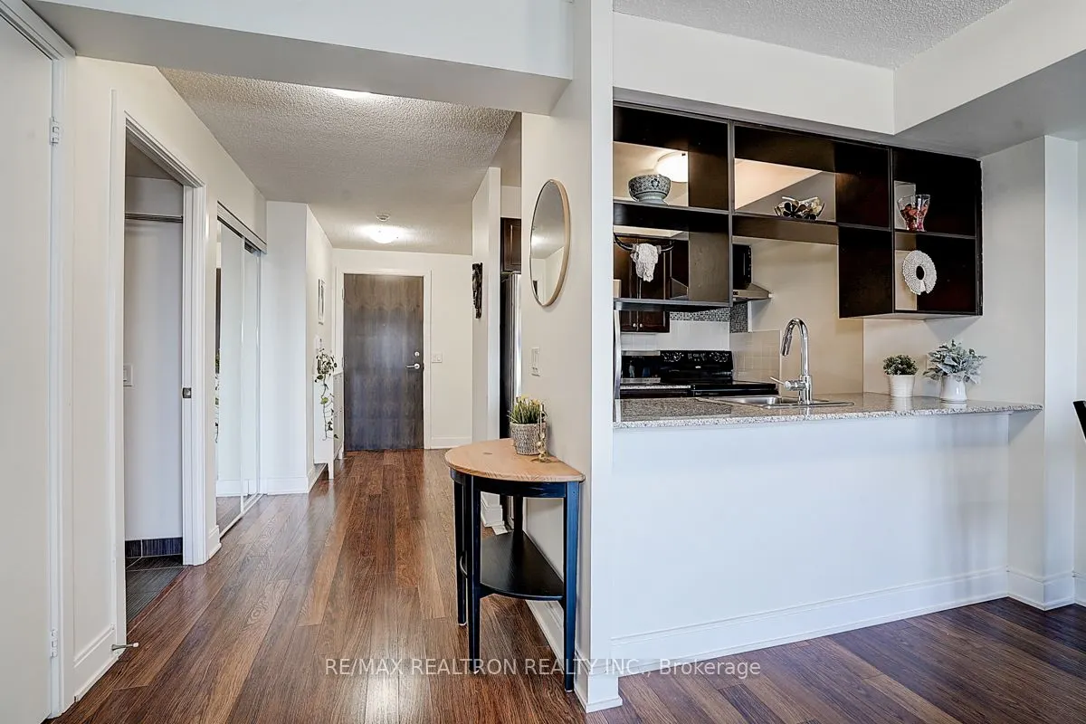 135 Village Green Square, #3220