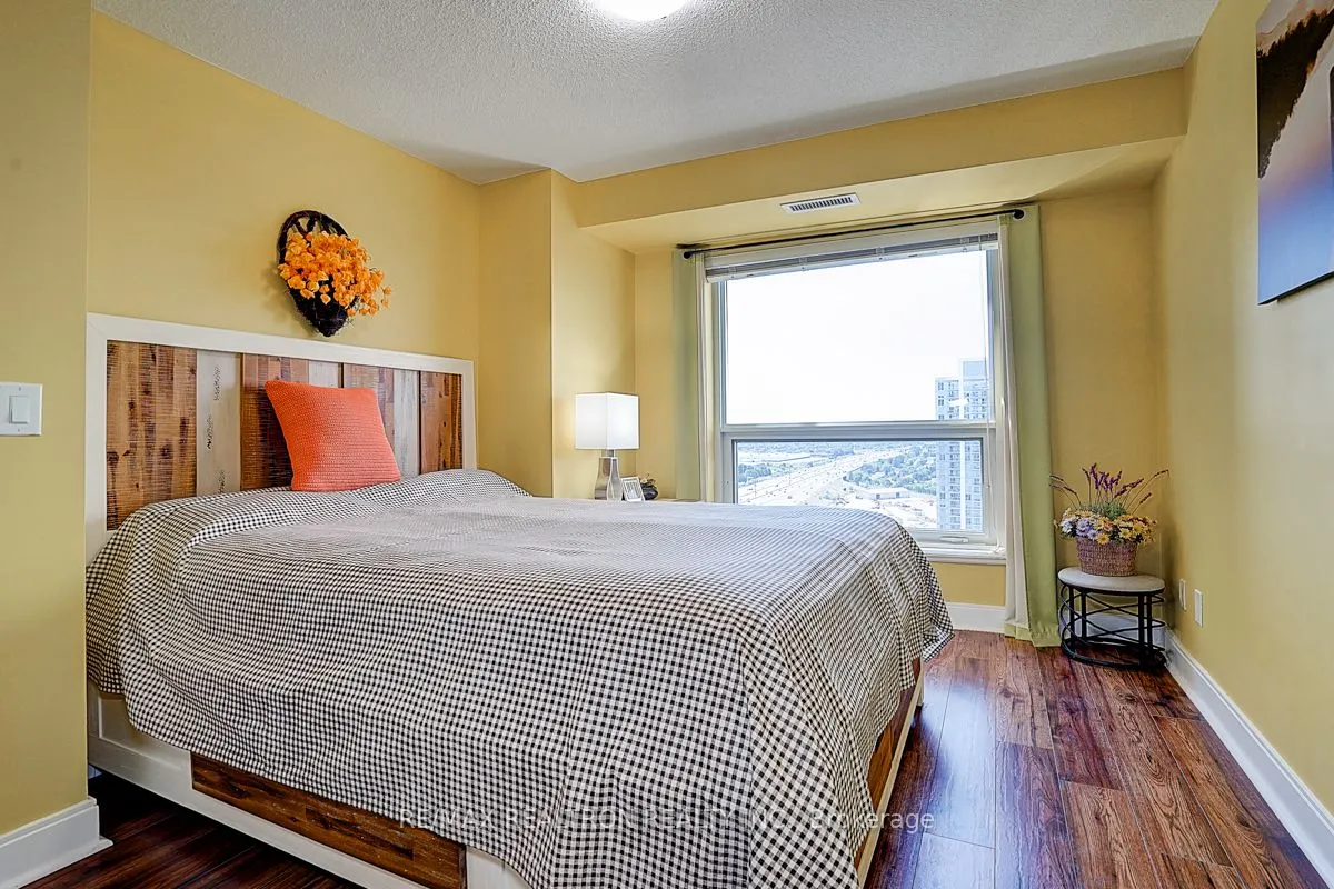 135 Village Green Square, #3220