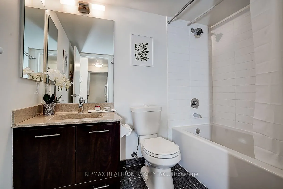 135 Village Green Square, #3220