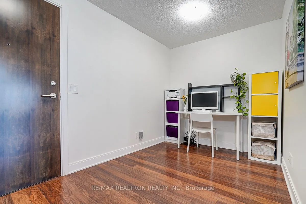 135 Village Green Square, #3220