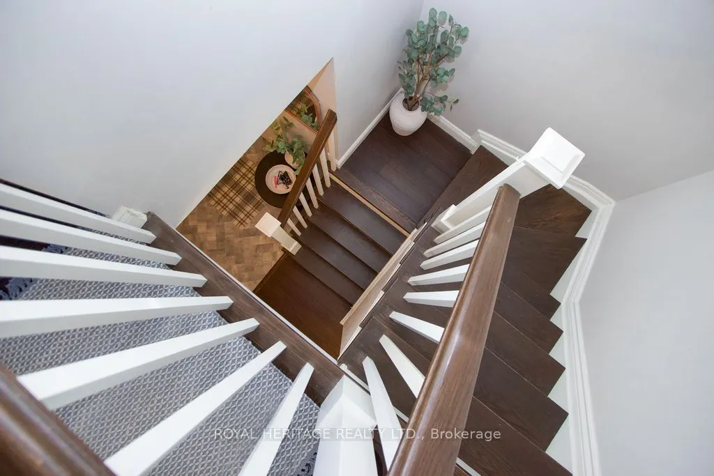 66 Fieldnest Crescent