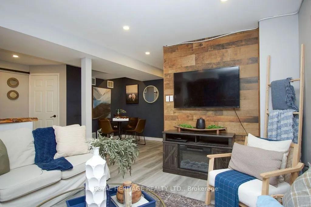 66 Fieldnest Crescent