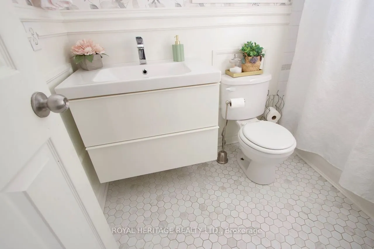 66 Fieldnest Crescent