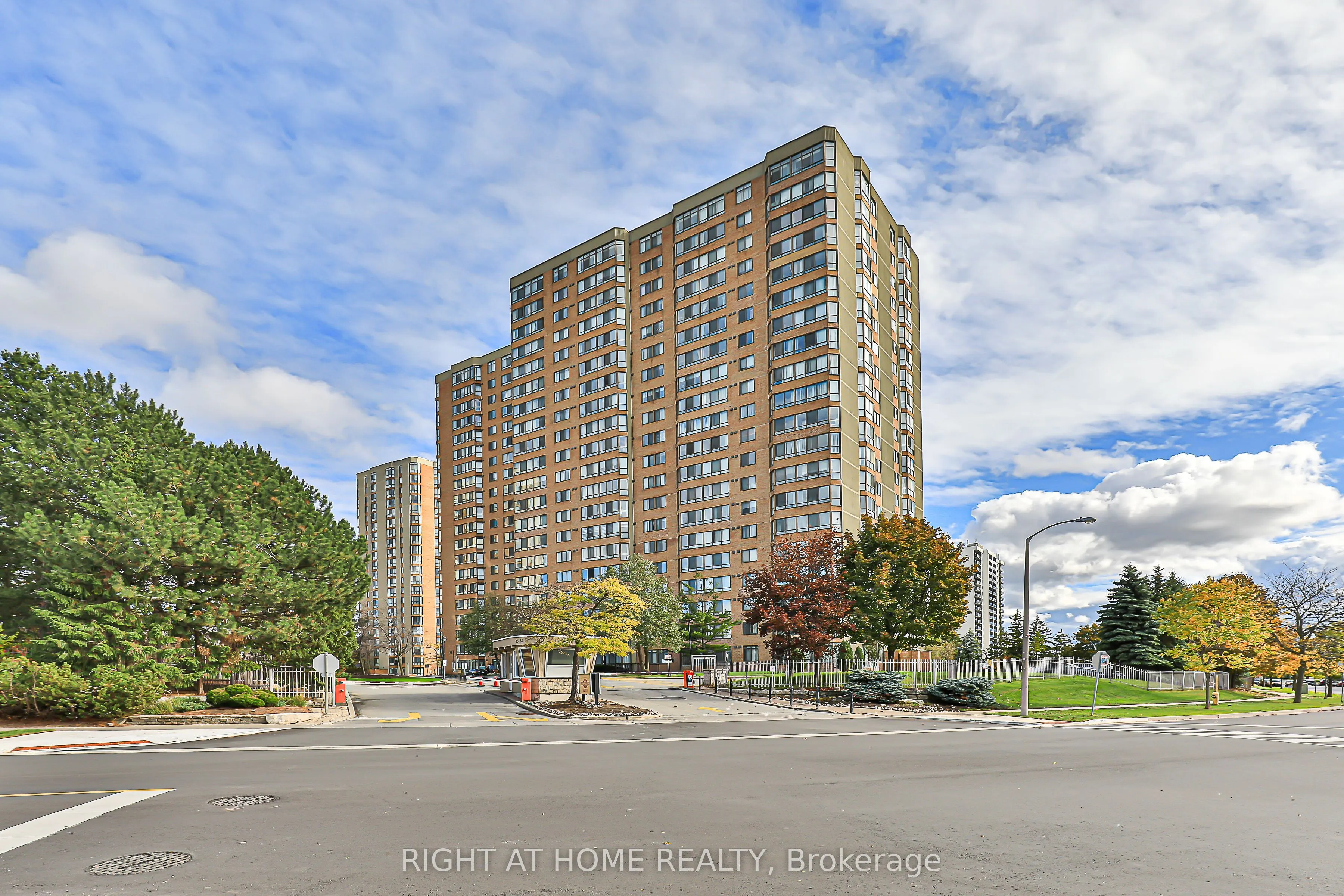 55 Bamburgh Circle, #802