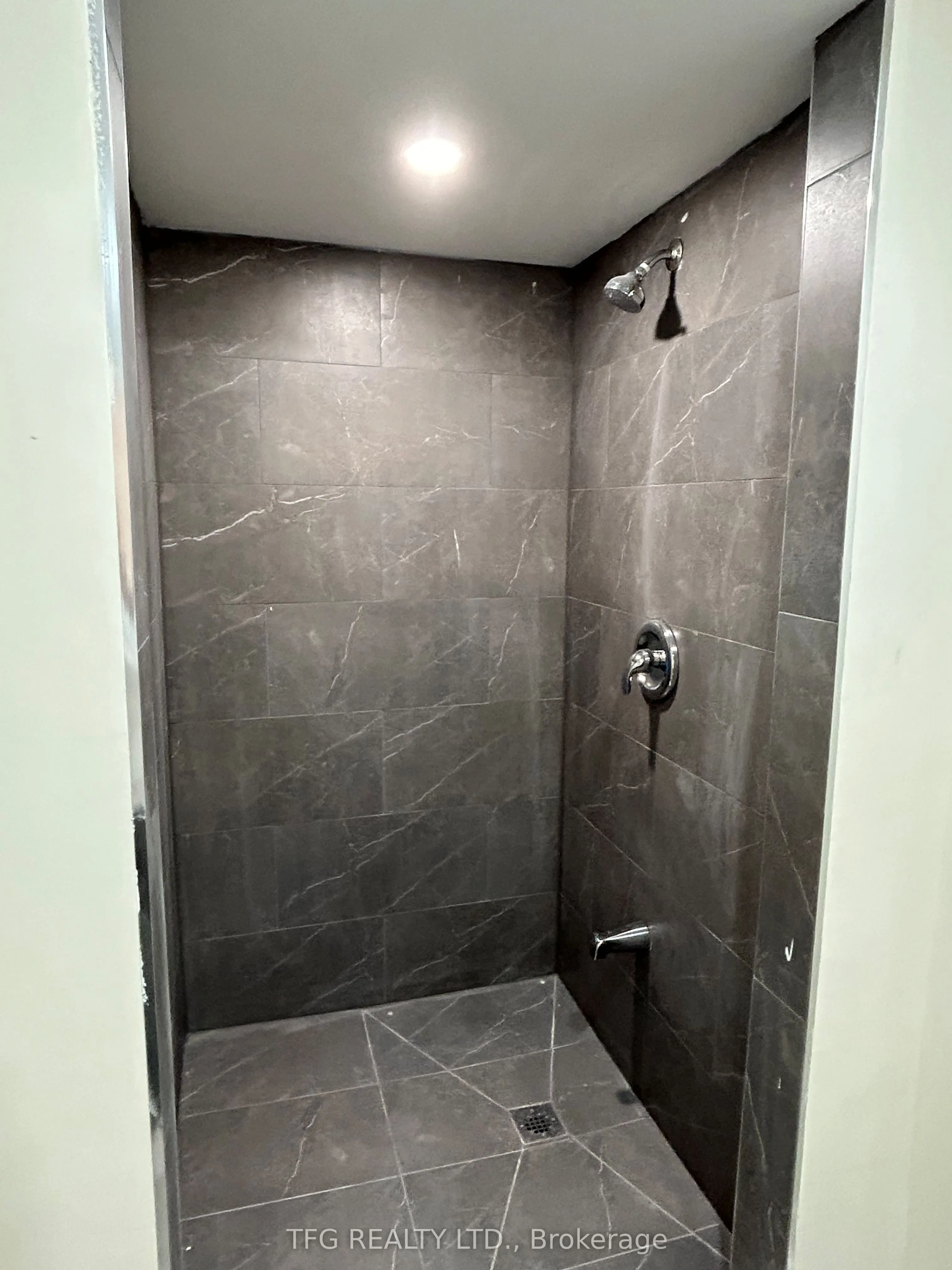 306 King Street W, #Upper