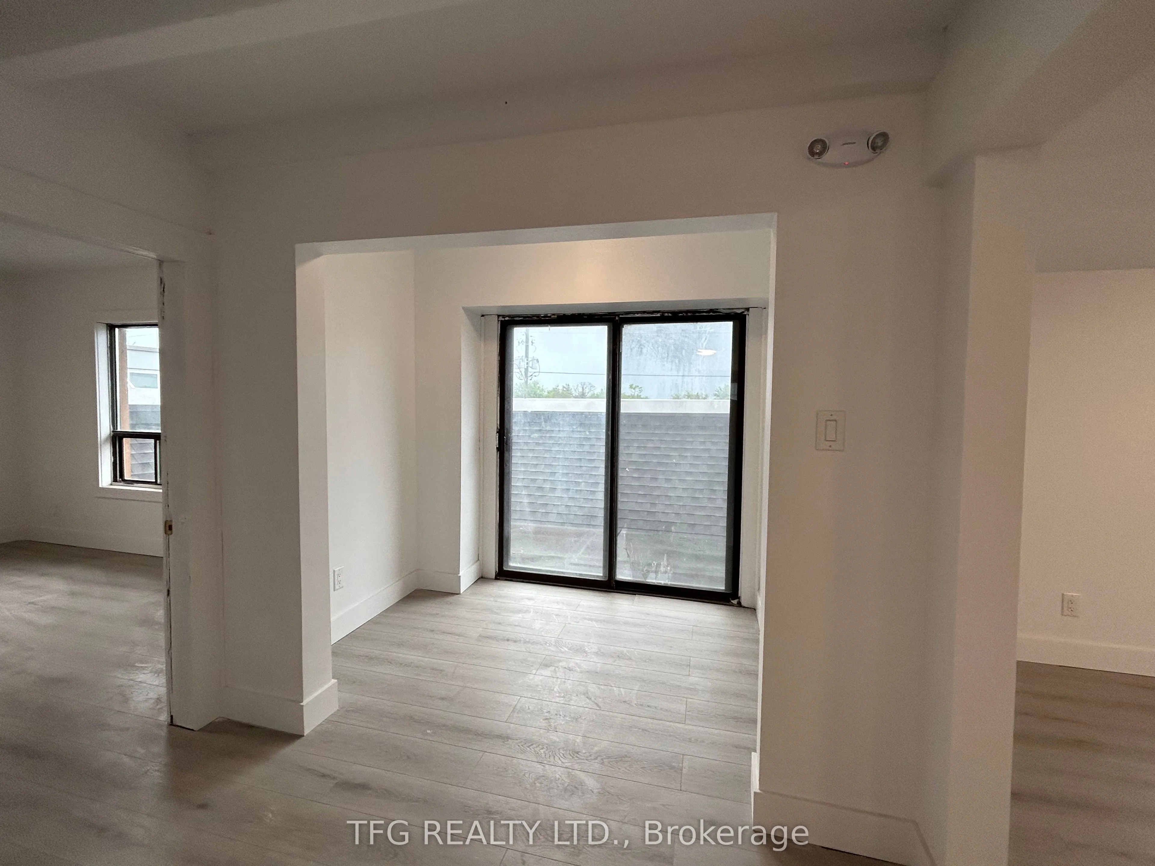 306 King Street W, #Upper