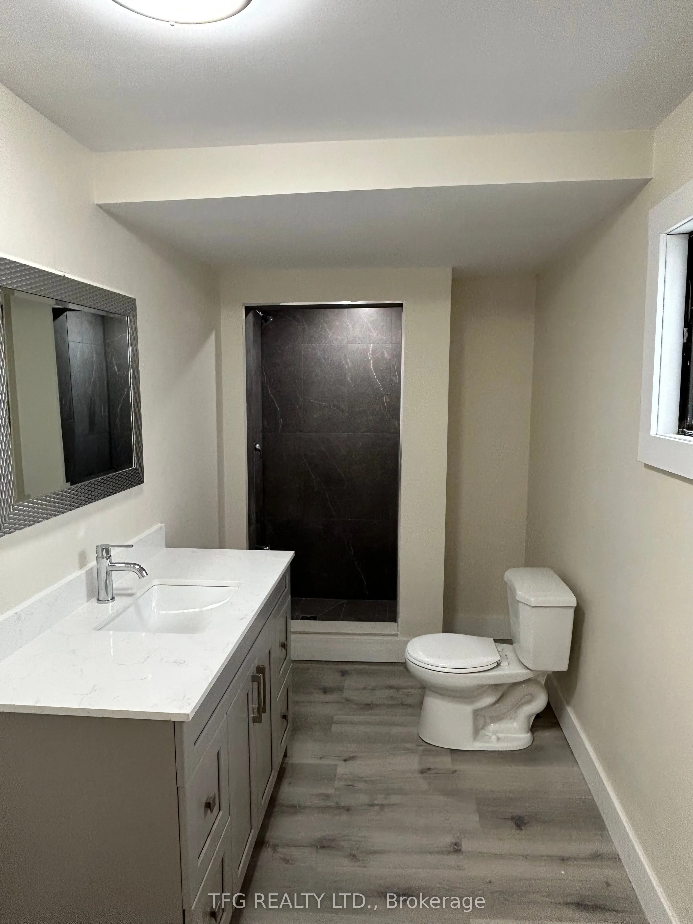 306 King Street W, #Upper