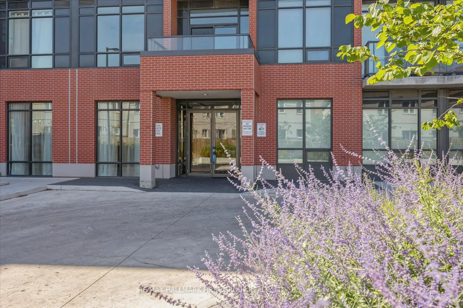 1010 Dundas Street E, #302