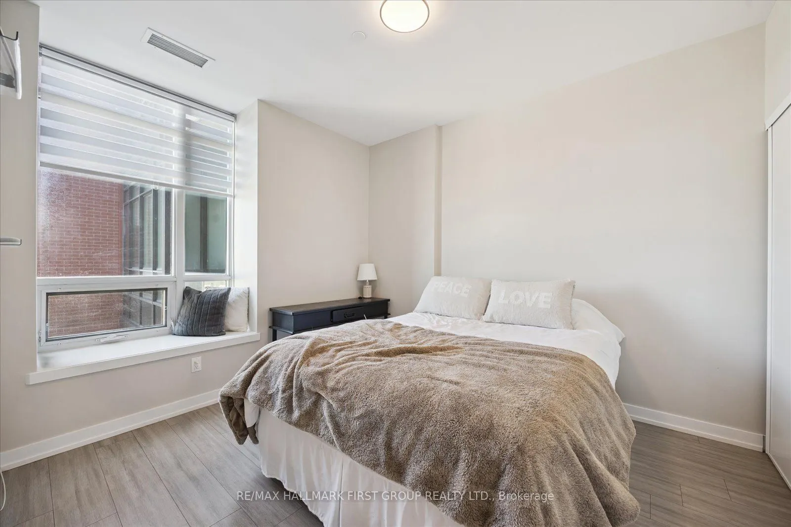 1010 Dundas Street E, #302