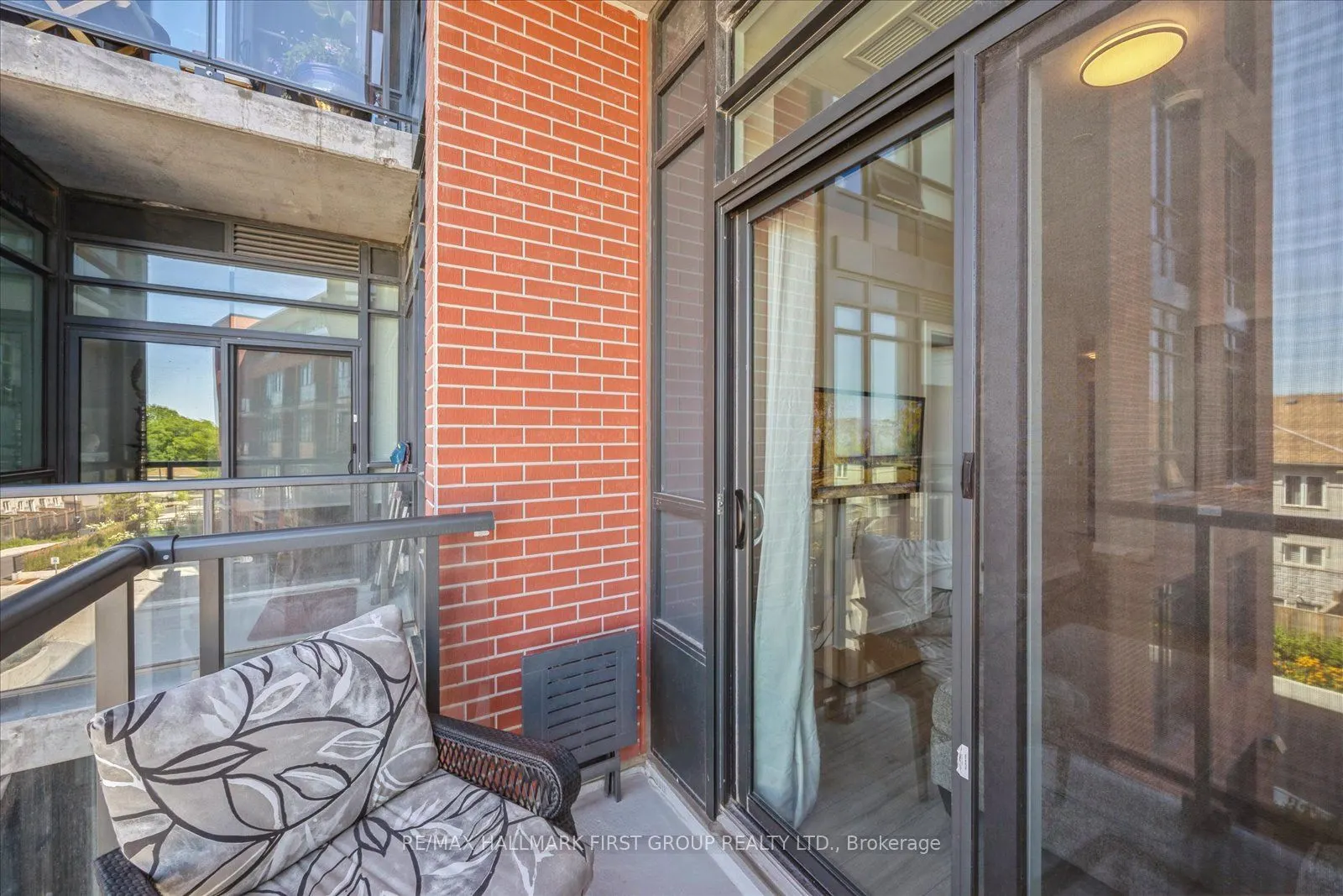 1010 Dundas Street E, #302