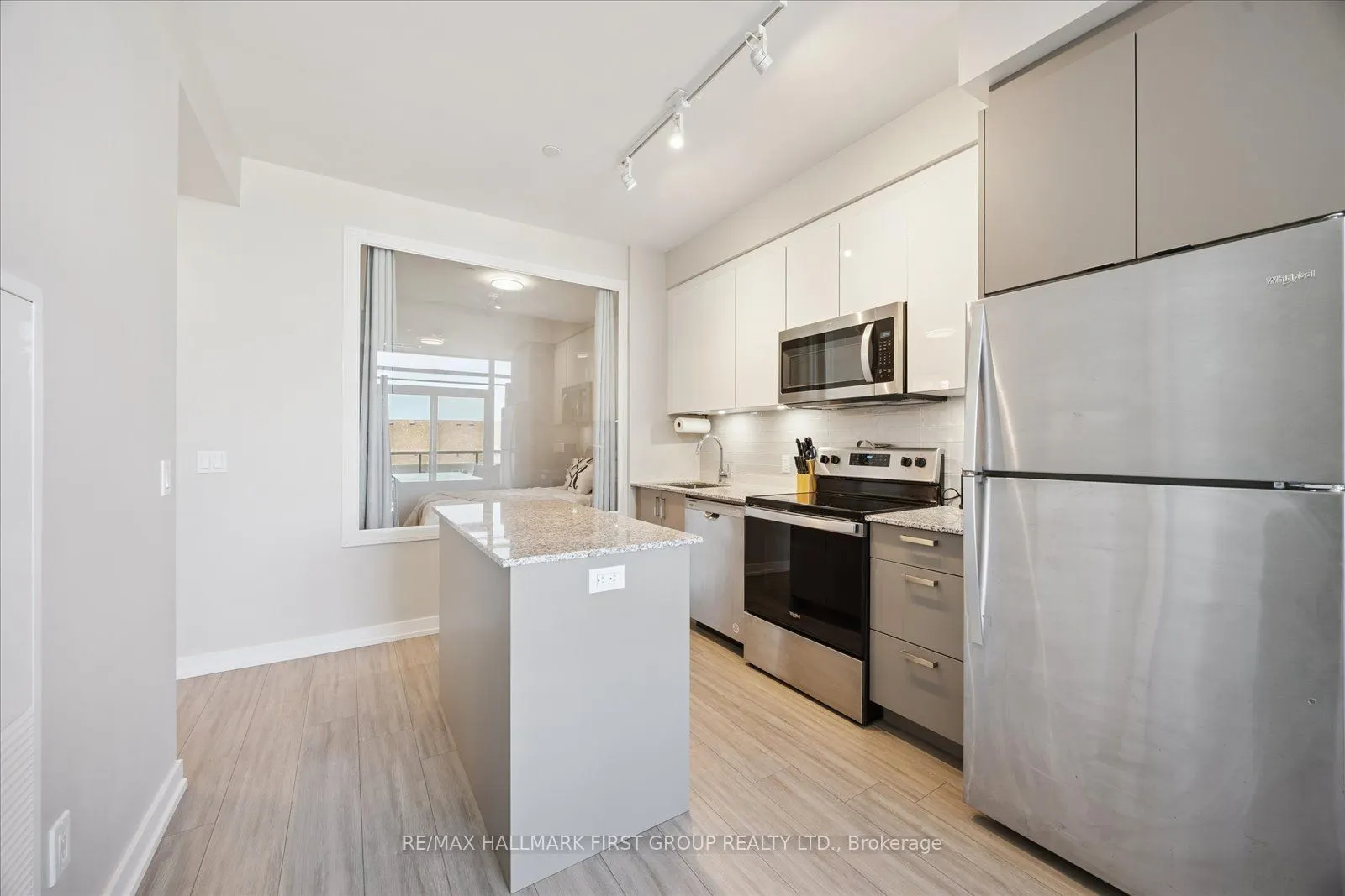 1010 Dundas Street E, #302