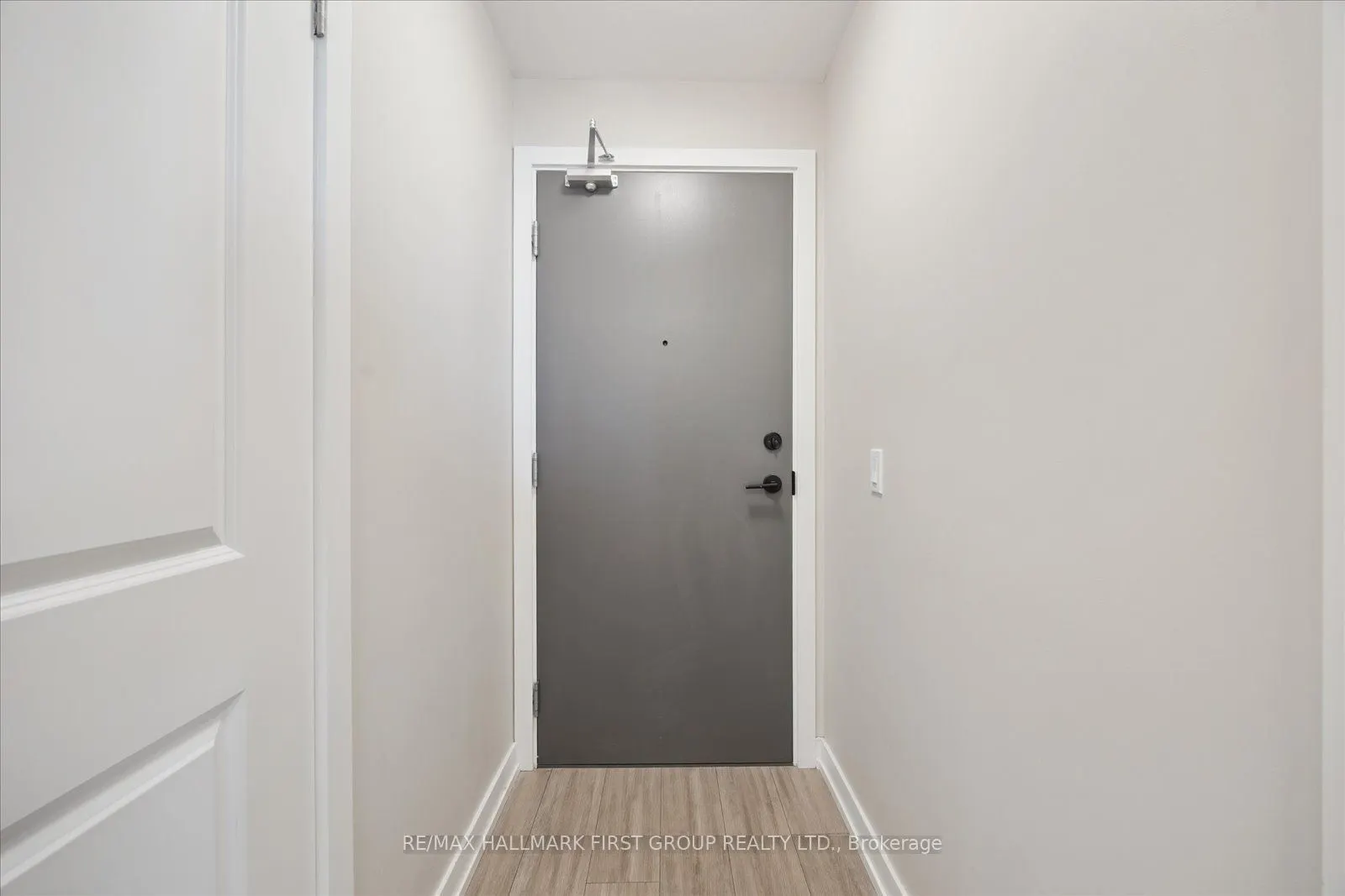 1010 Dundas Street E, #302