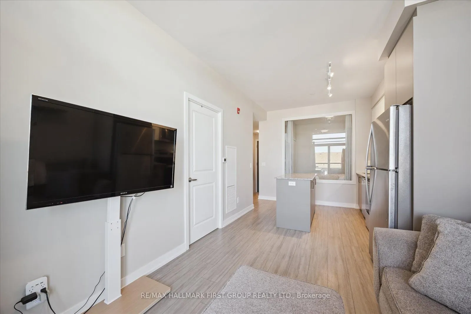 1010 Dundas Street E, #302