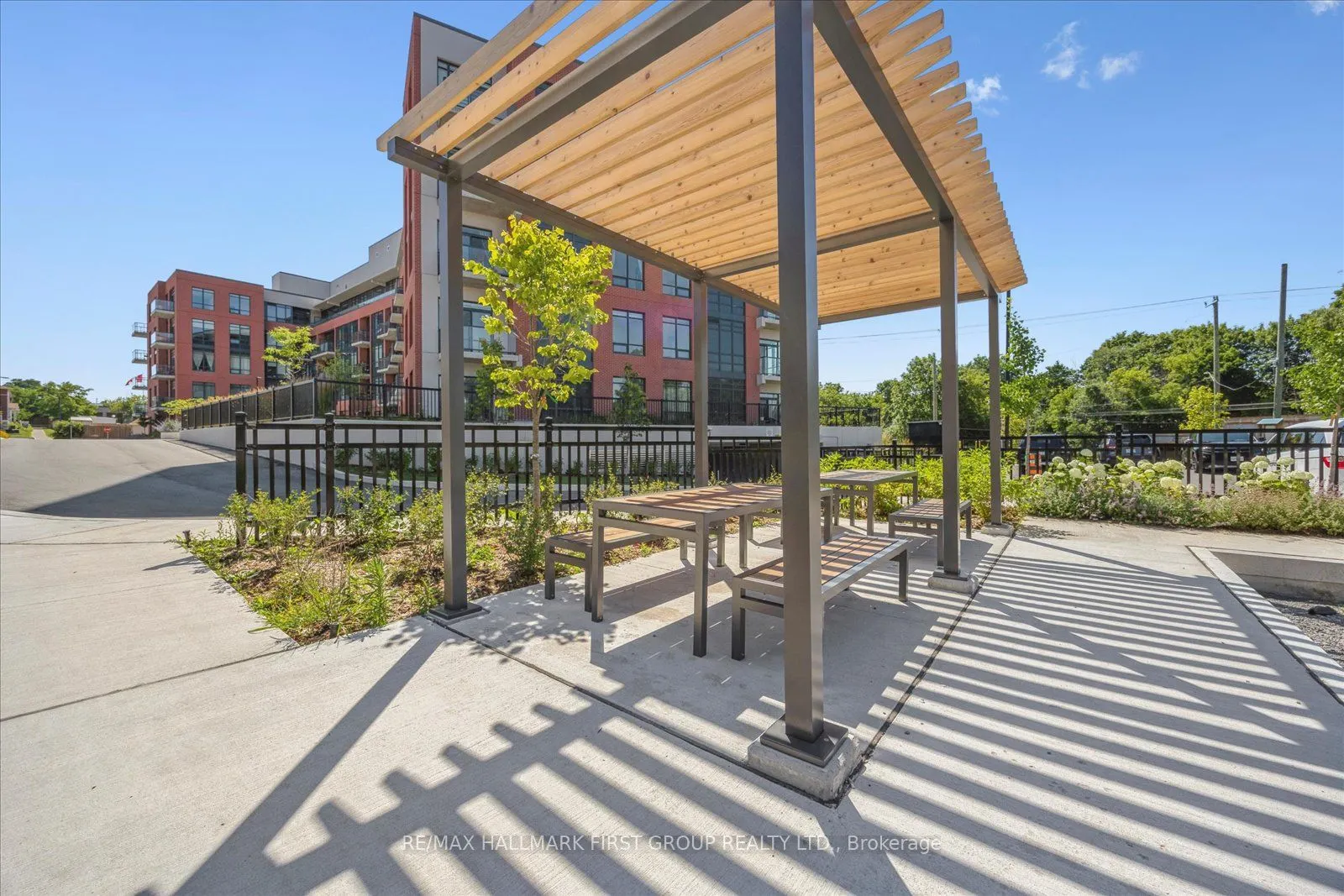 1010 Dundas Street E, #302