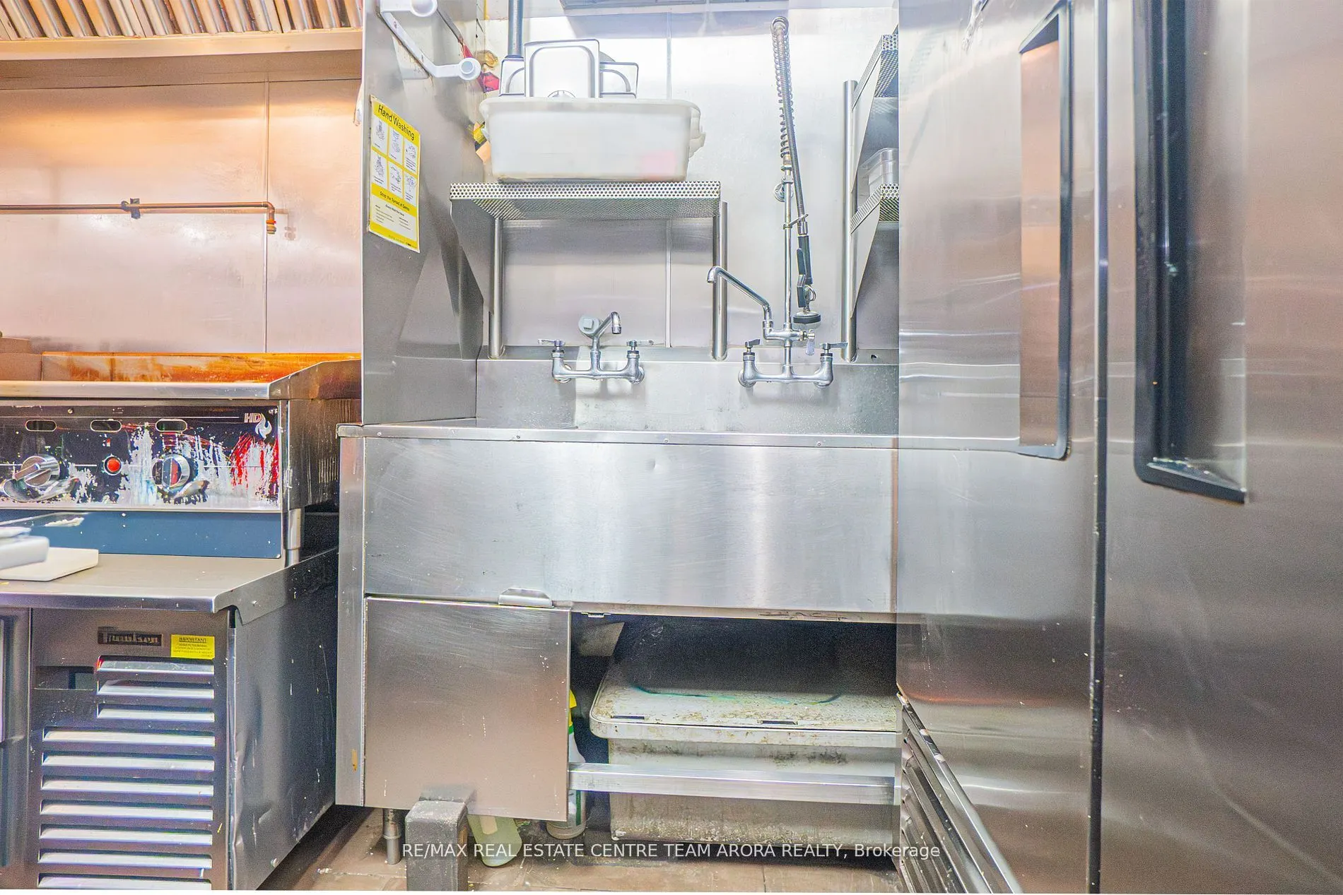 1571 Sandhurst Circle, #428